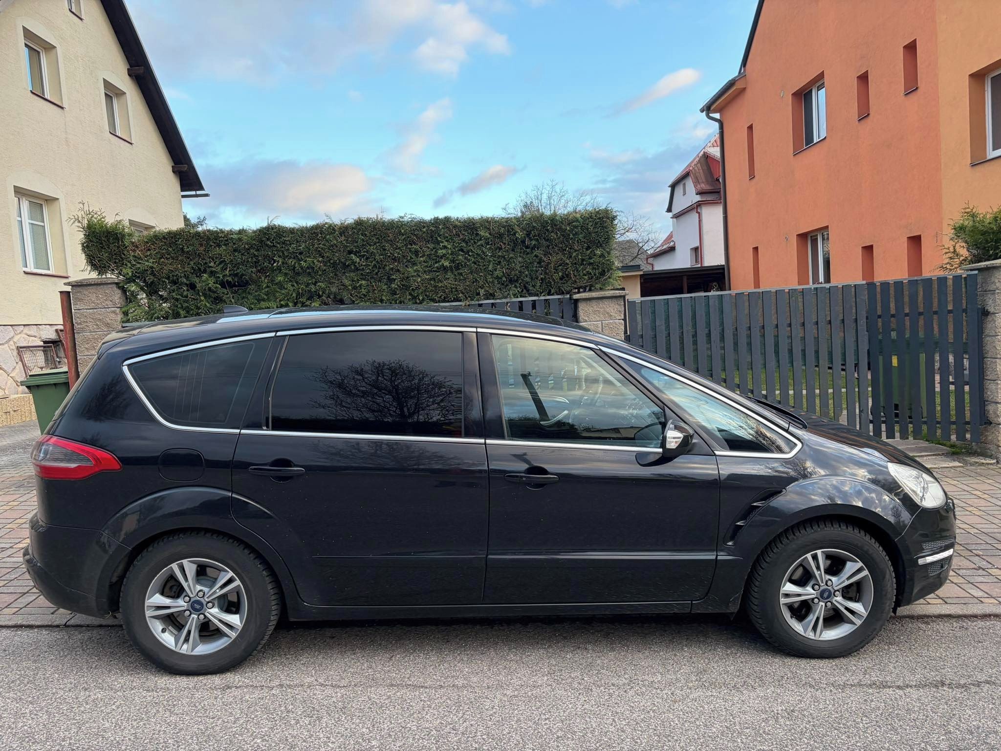 Ford S-MAX, 200 KONÍ, PLNÁ VÝBAVA, NOVÁ TK - fotka 2