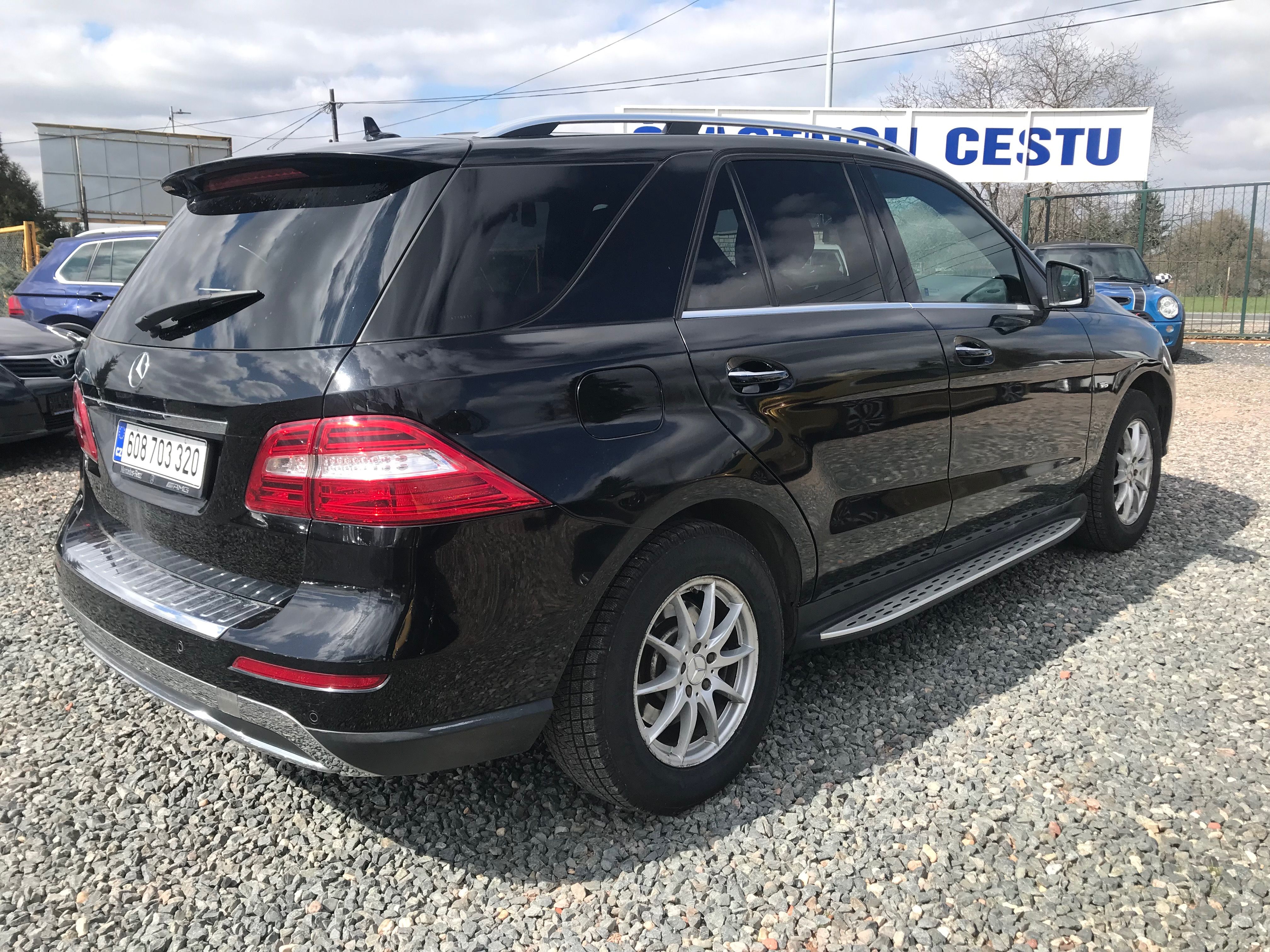 Mercedes-Benz ML, 350 CDI 190 KW,AMG,PORUCHA !!! - fotka 6