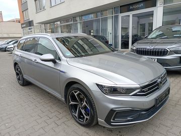 1.4TSI Hybrid 160kW DSG R-Line