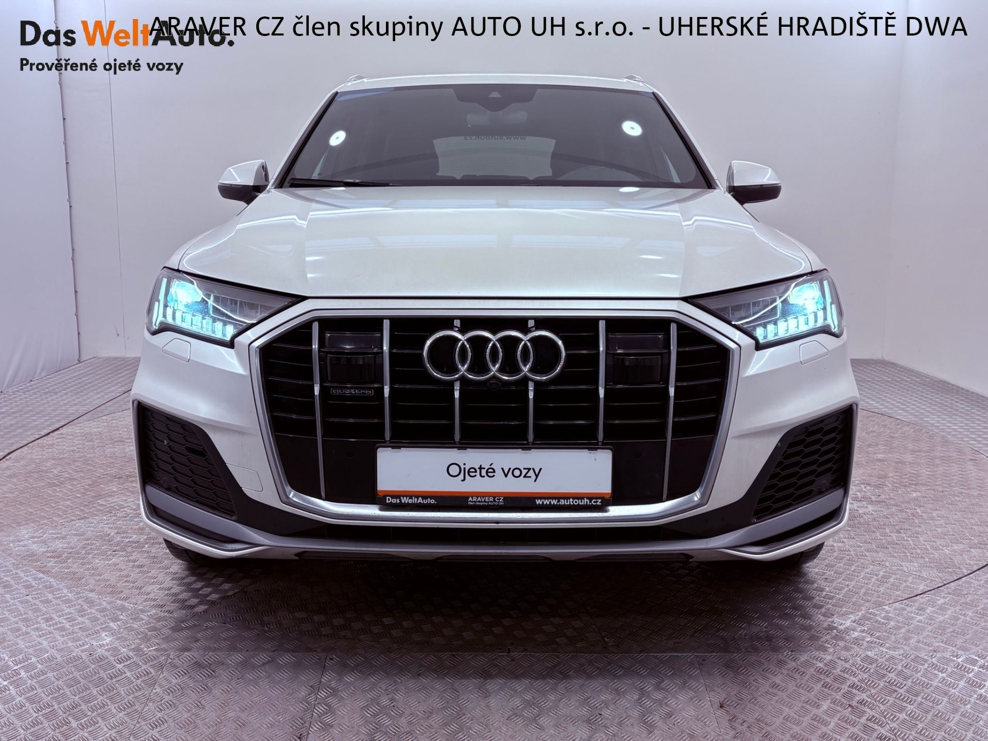 Audi Q7, 3.0 TDI 210kW 7Míst S-Line - fotka 4