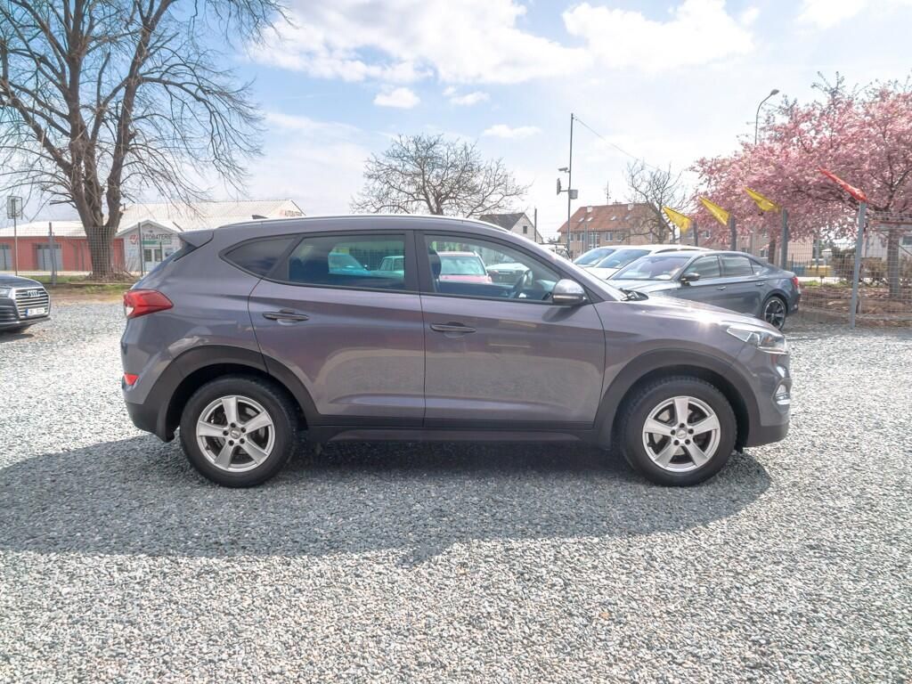 Hyundai Tucson, ČR 1.7D 85KW – 49.550km - fotka 4