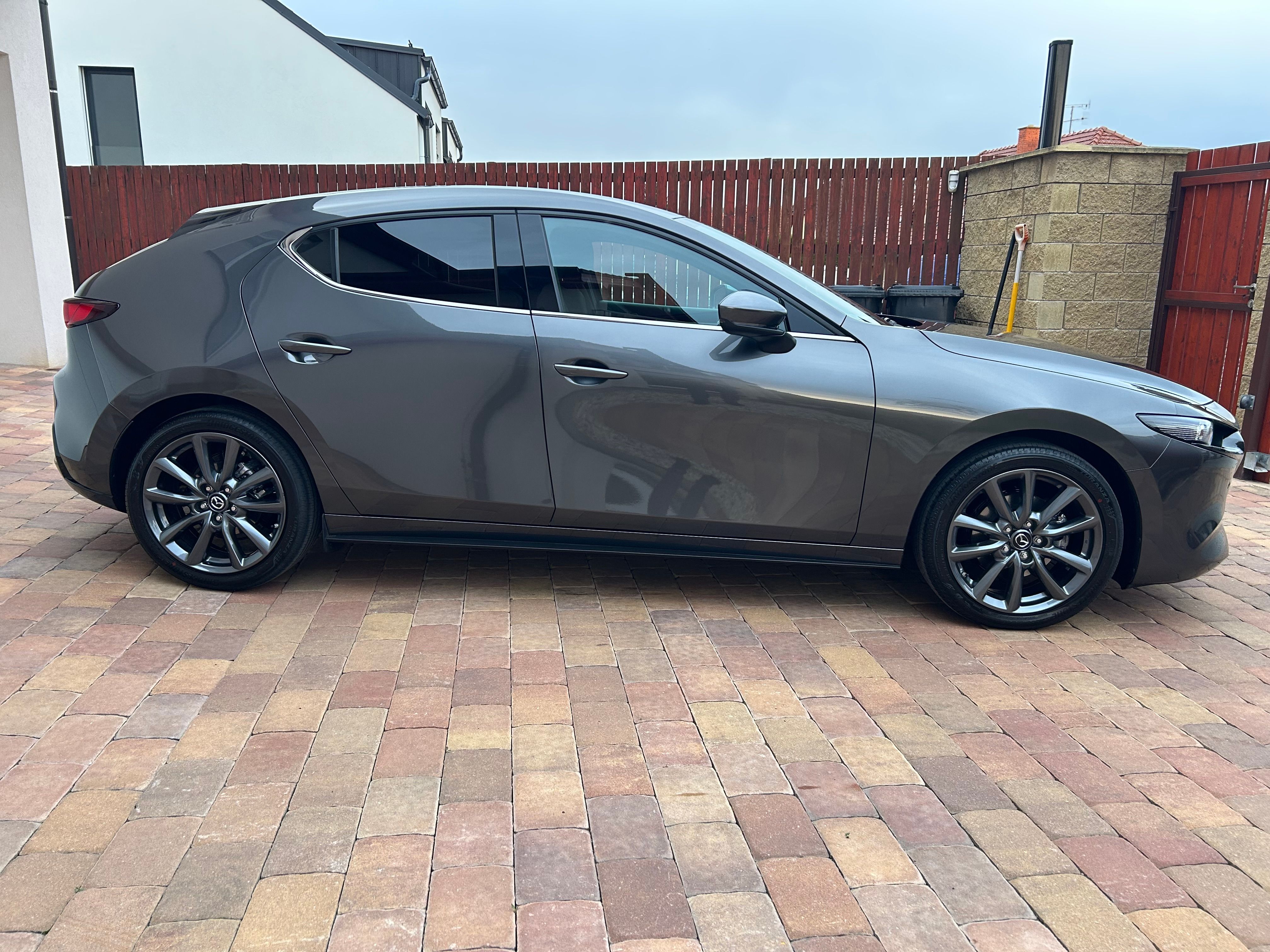 Mazda 3, 2.0 e-SKYACTIV-G122 EXCLUSIVE - fotka 4