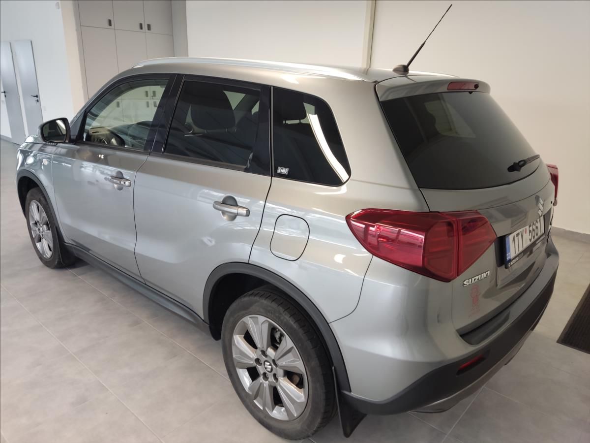Suzuki Vitara, 1,4   T 4x4 AT Premium + zimní - fotka 4