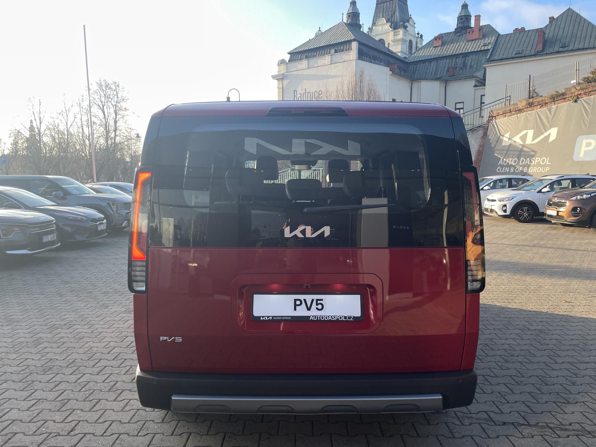 Kia PV5, 5P 4x2 ELITE 120 KW + 71,2 KW - fotka 4