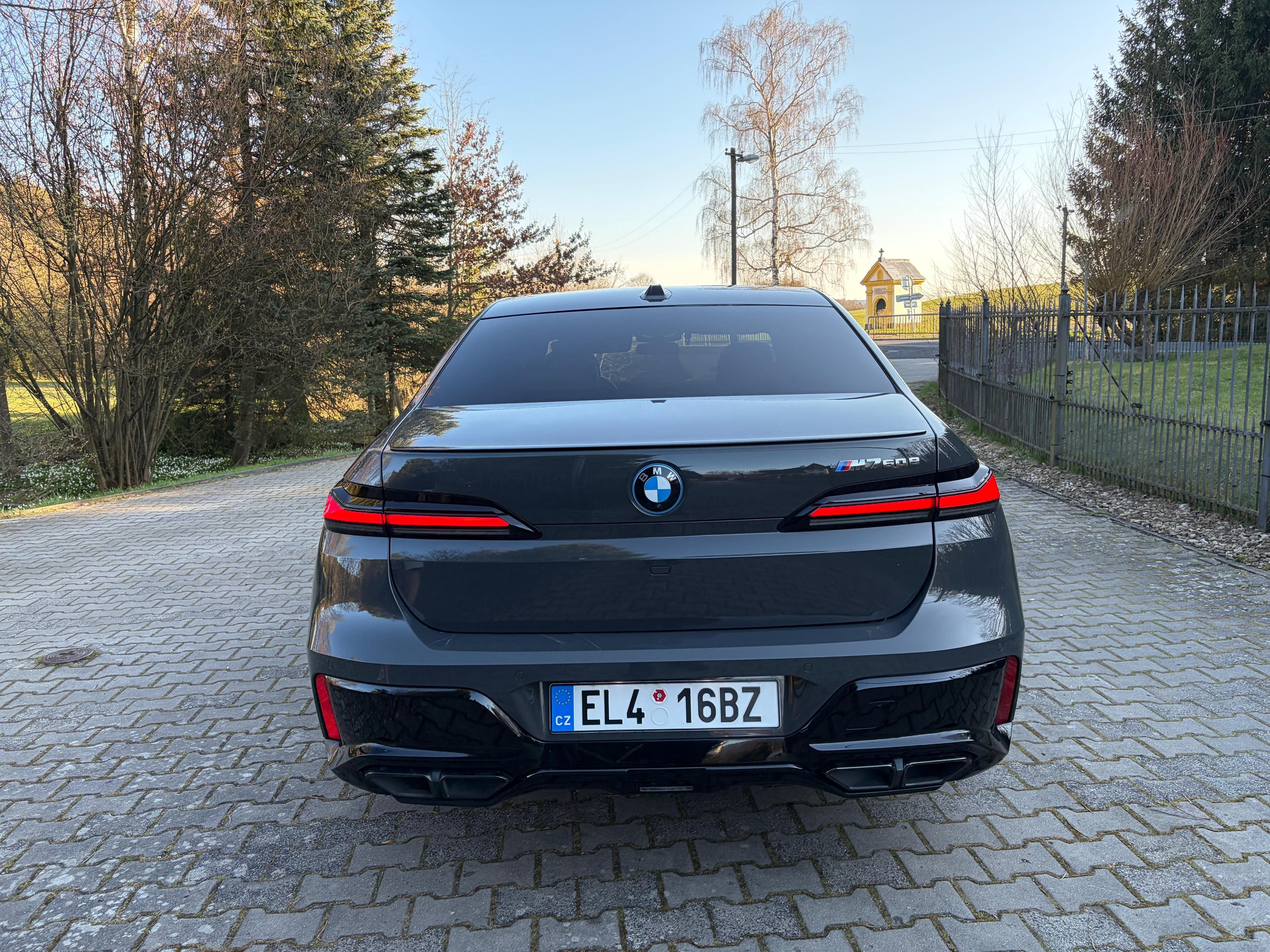 BMW Řada 7, M760e ZÁRUKA 3/27,PŮVOD CZ - fotka 4