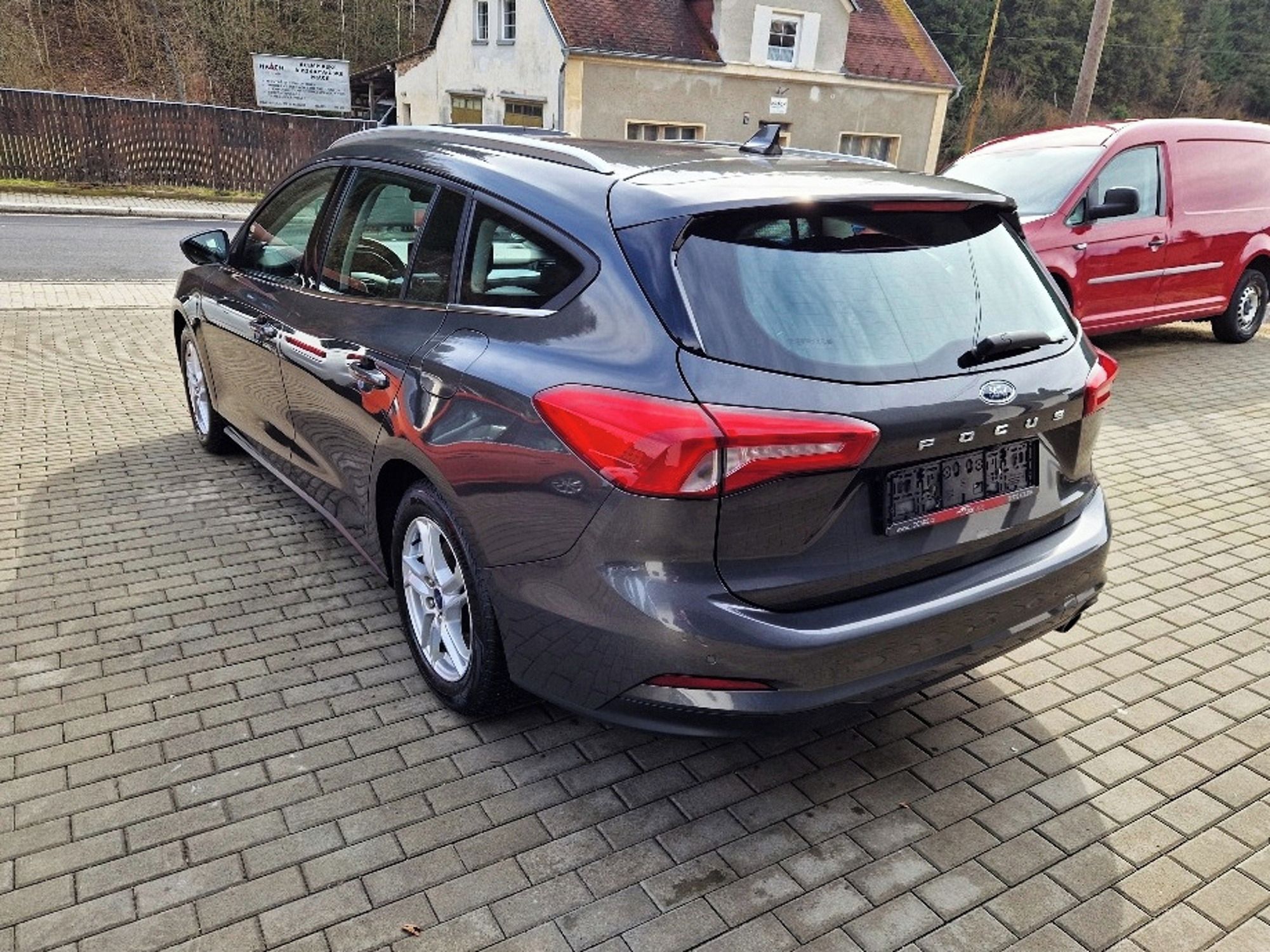 Ford Focus, 1.5 TDCi (88 kW), plný servis - fotka 3