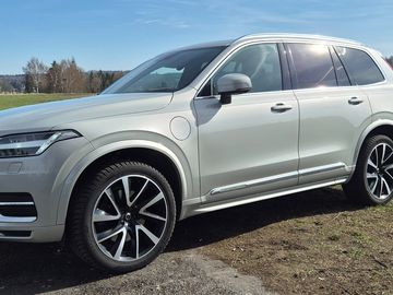 Volvo XC90 T8 Plug-in Hybrid P