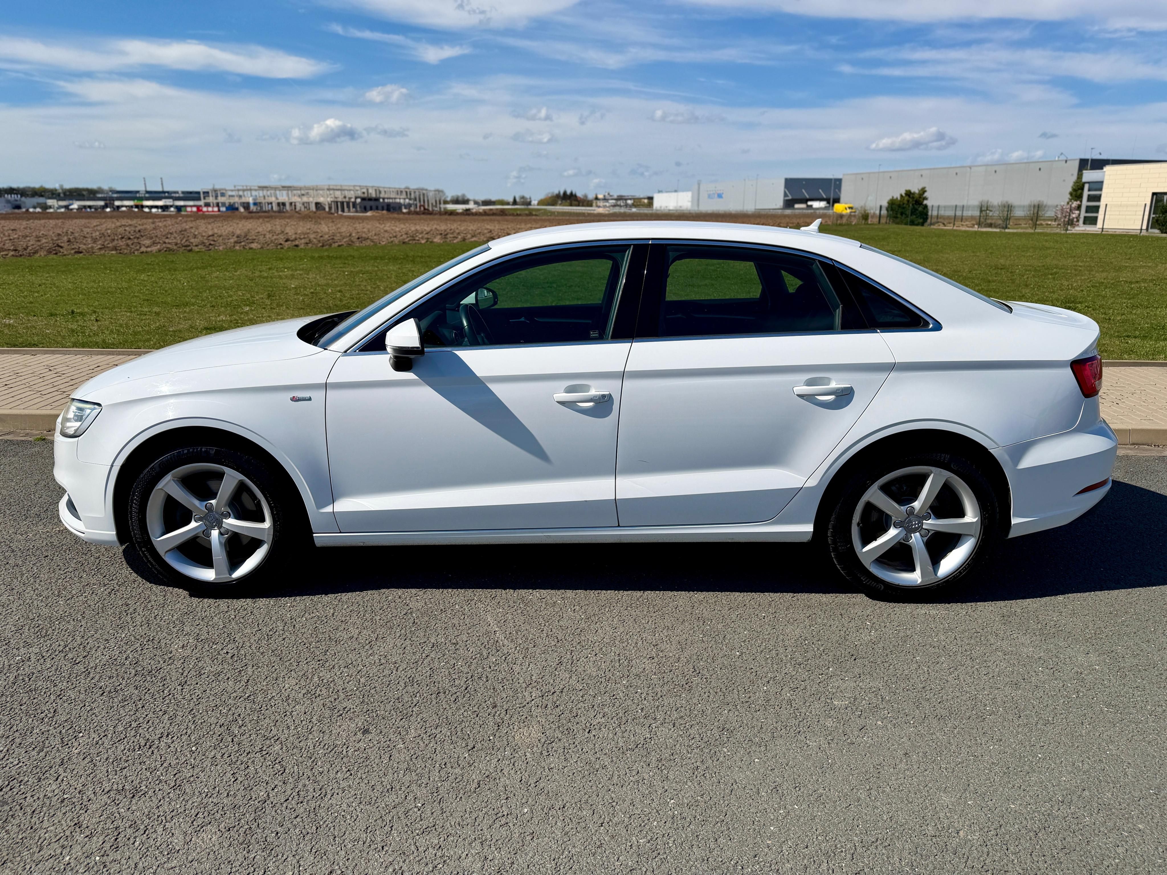 Audi A3, 1.6 TDI S-LINE NAVIGACE TAŽNÉ - fotka 2