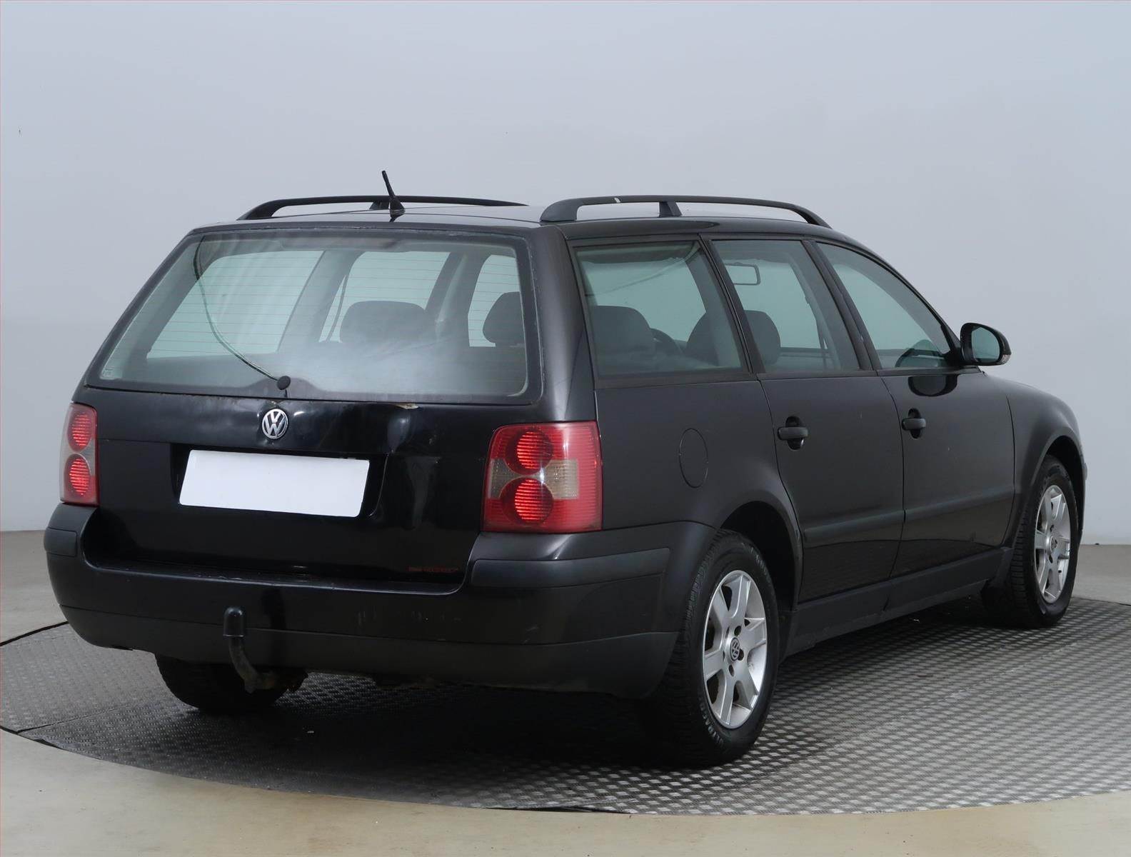 Volkswagen Passat, 1.9 TDI, po STK, Tažné, Klima - fotka 5