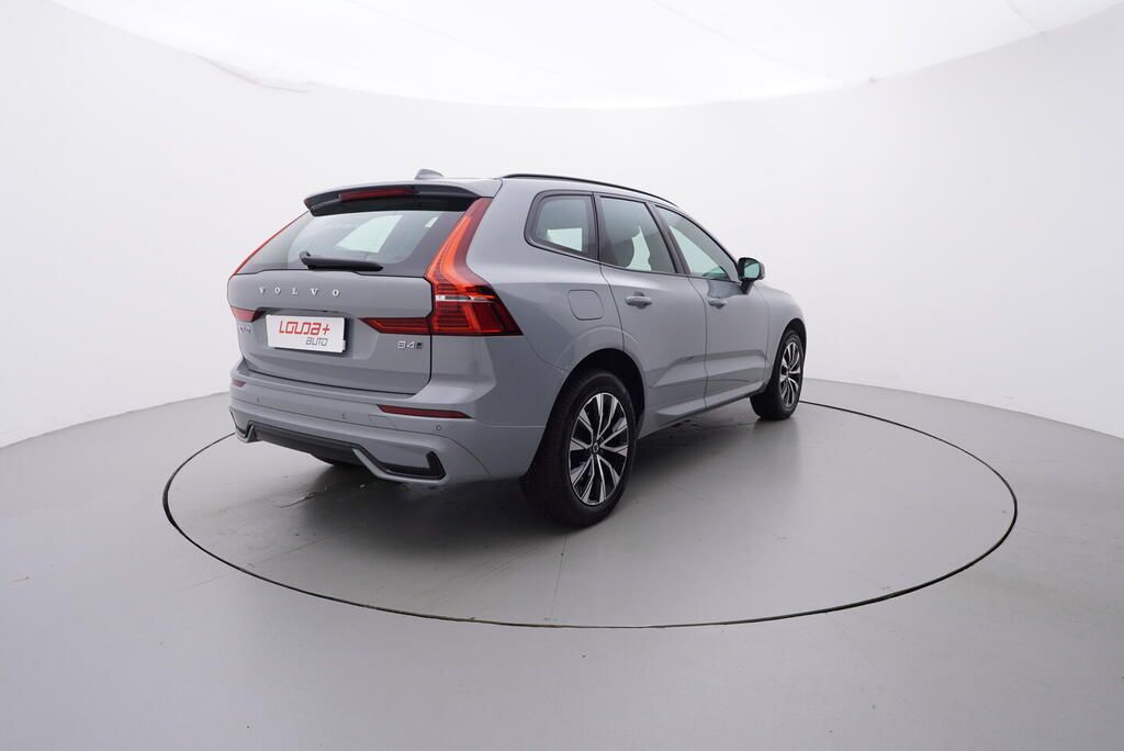 Volvo XC60, Plus Dark 2.0 B4 145 kW - fotka 5