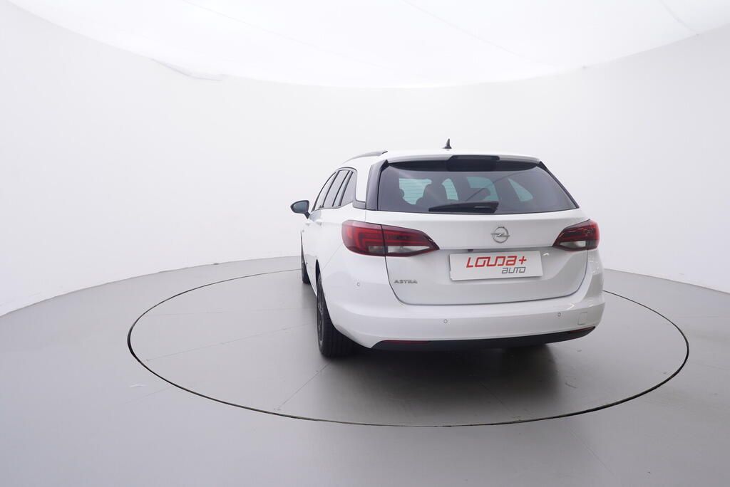 Opel Astra, Ultimate 1.2 LIH 107 kW - fotka 4