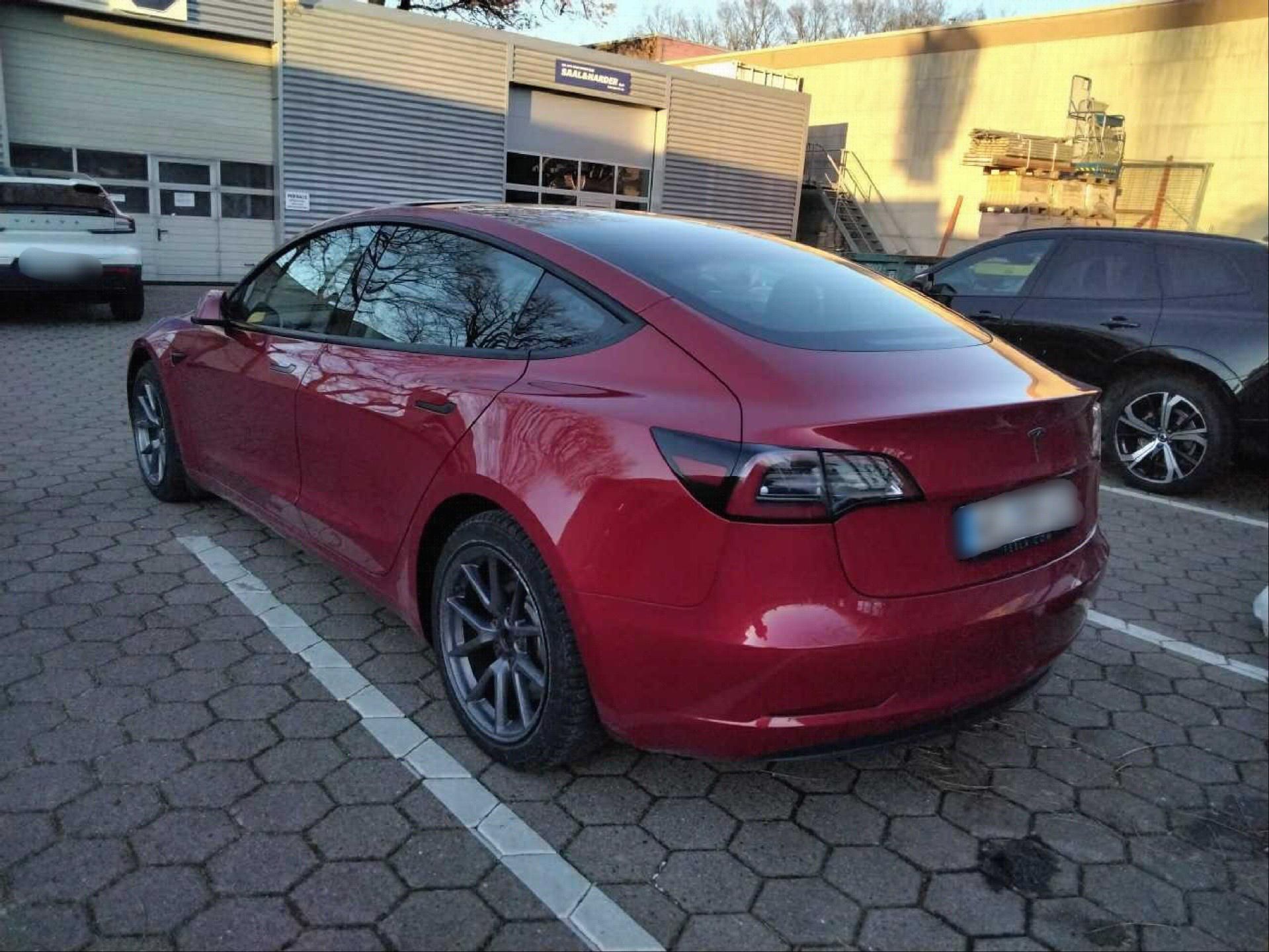 Tesla Model 3, Standard Range 60 kWh Refresh - fotka 3