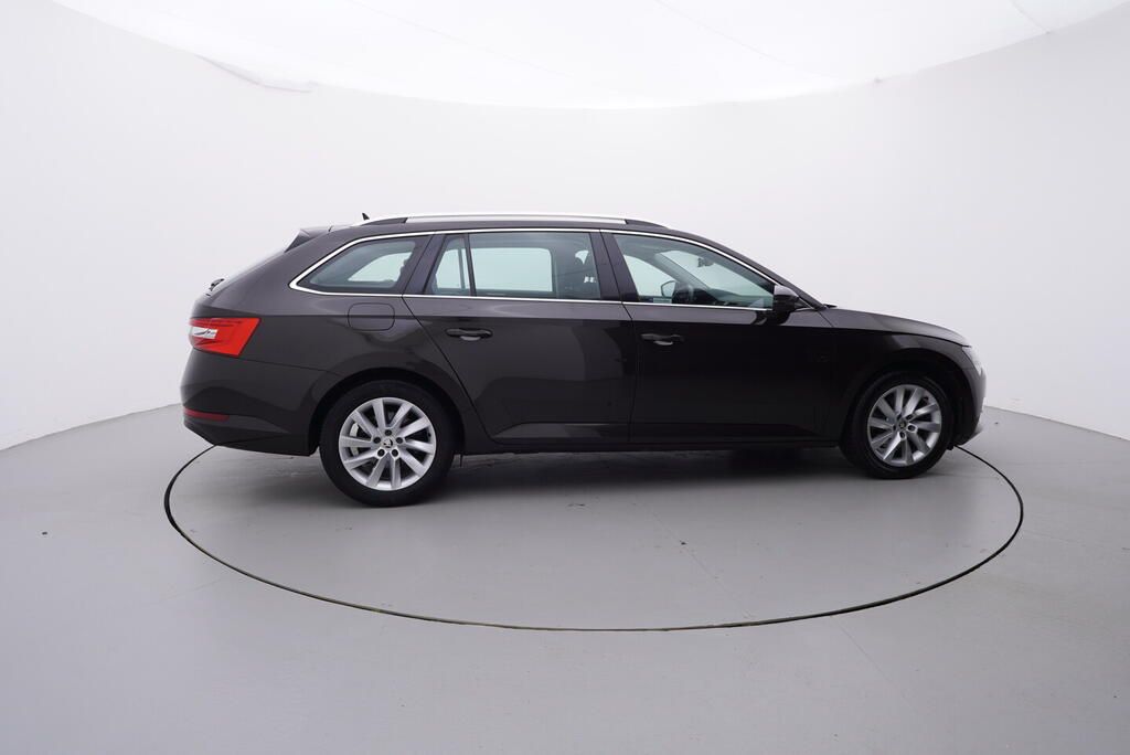 Škoda Superb, Style 2.0 TDI 110 kW - fotka 6