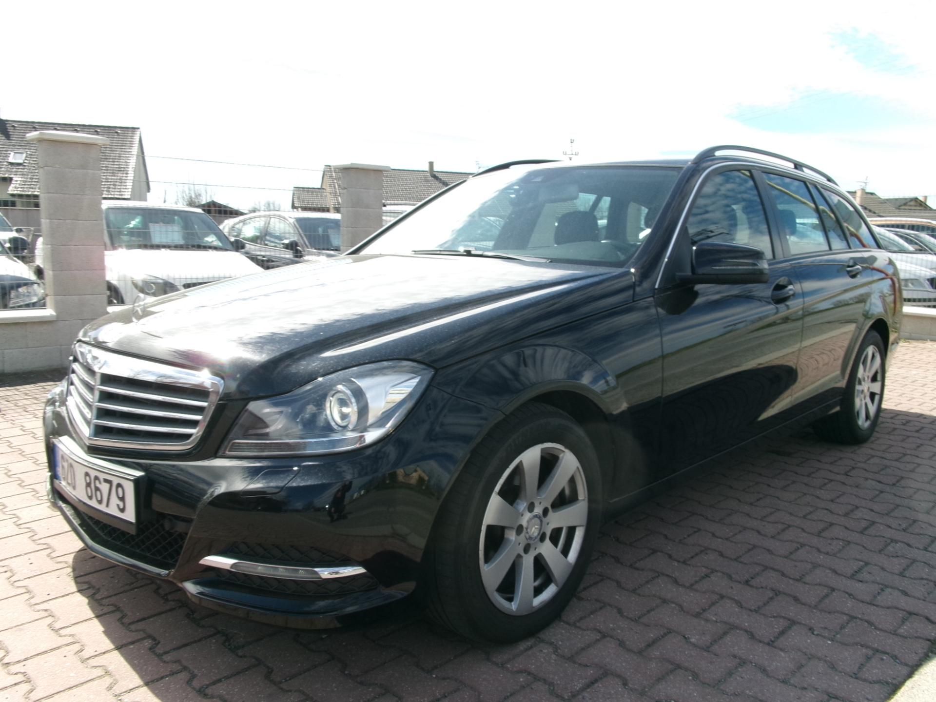 Mercedes-Benz Třídy C, C220 CDI 4MATIC - fotka 2