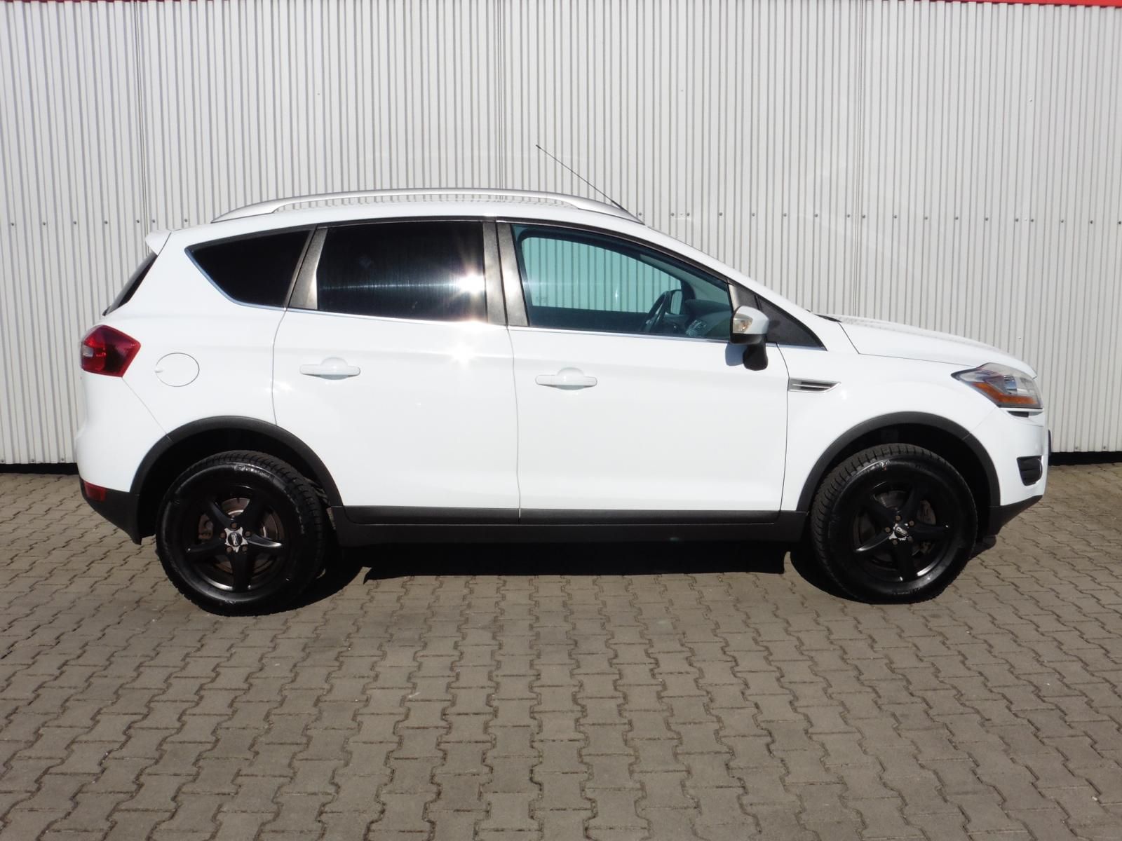 Ford Kuga, 2,0 TDCi Titanium 4X4 - fotka 5