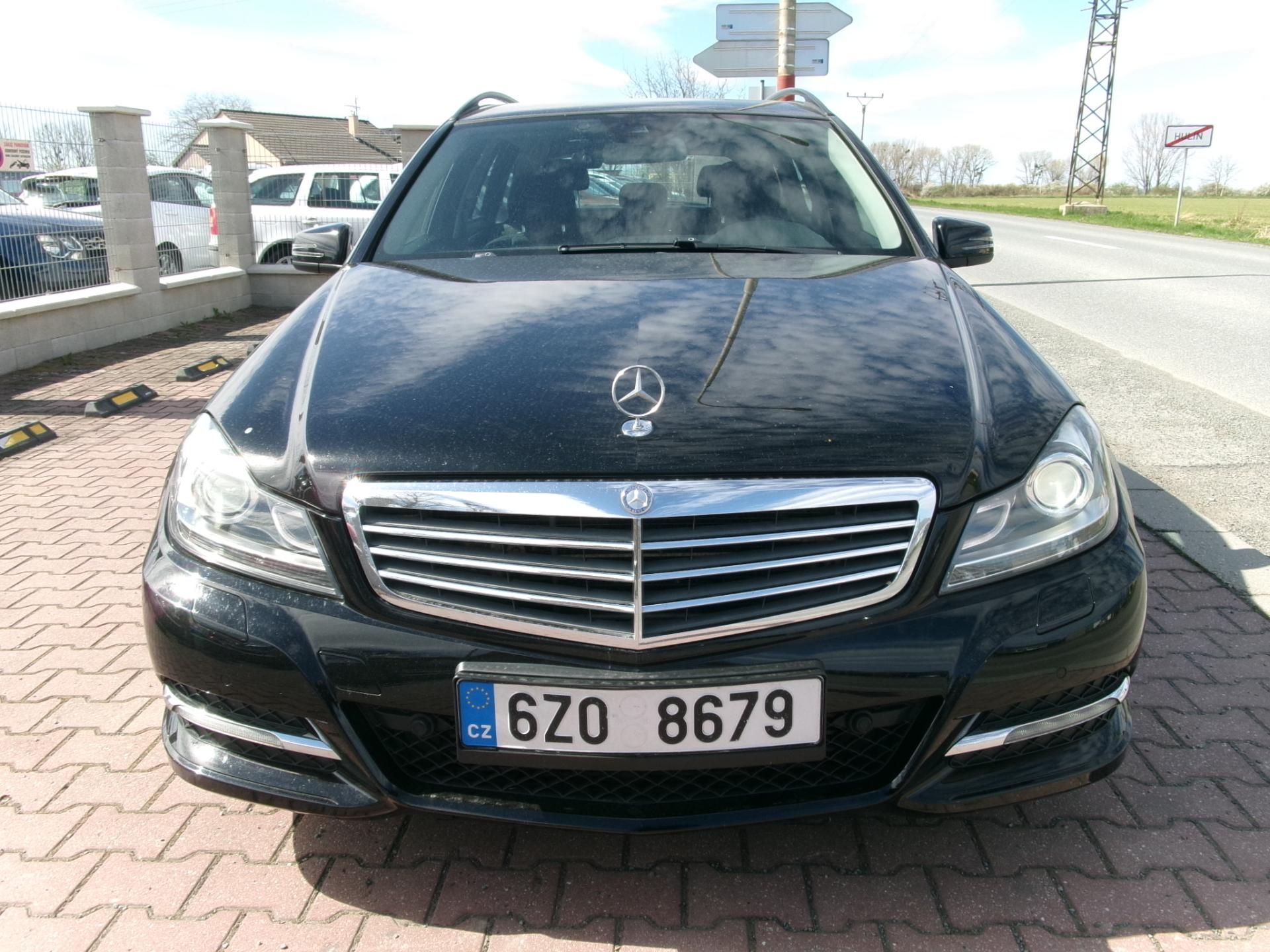 Mercedes-Benz Třídy C, C220 CDI 4MATIC - fotka 3