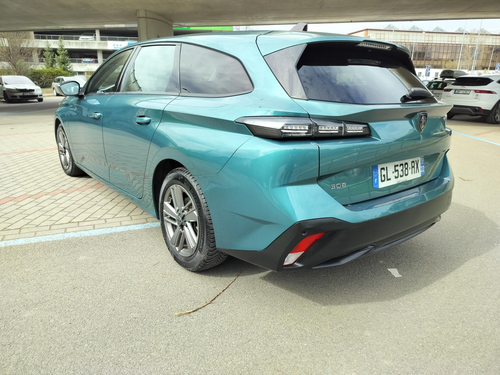 Peugeot 308, SW  1.5 BlueHDI  96kW  automat - fotka 5
