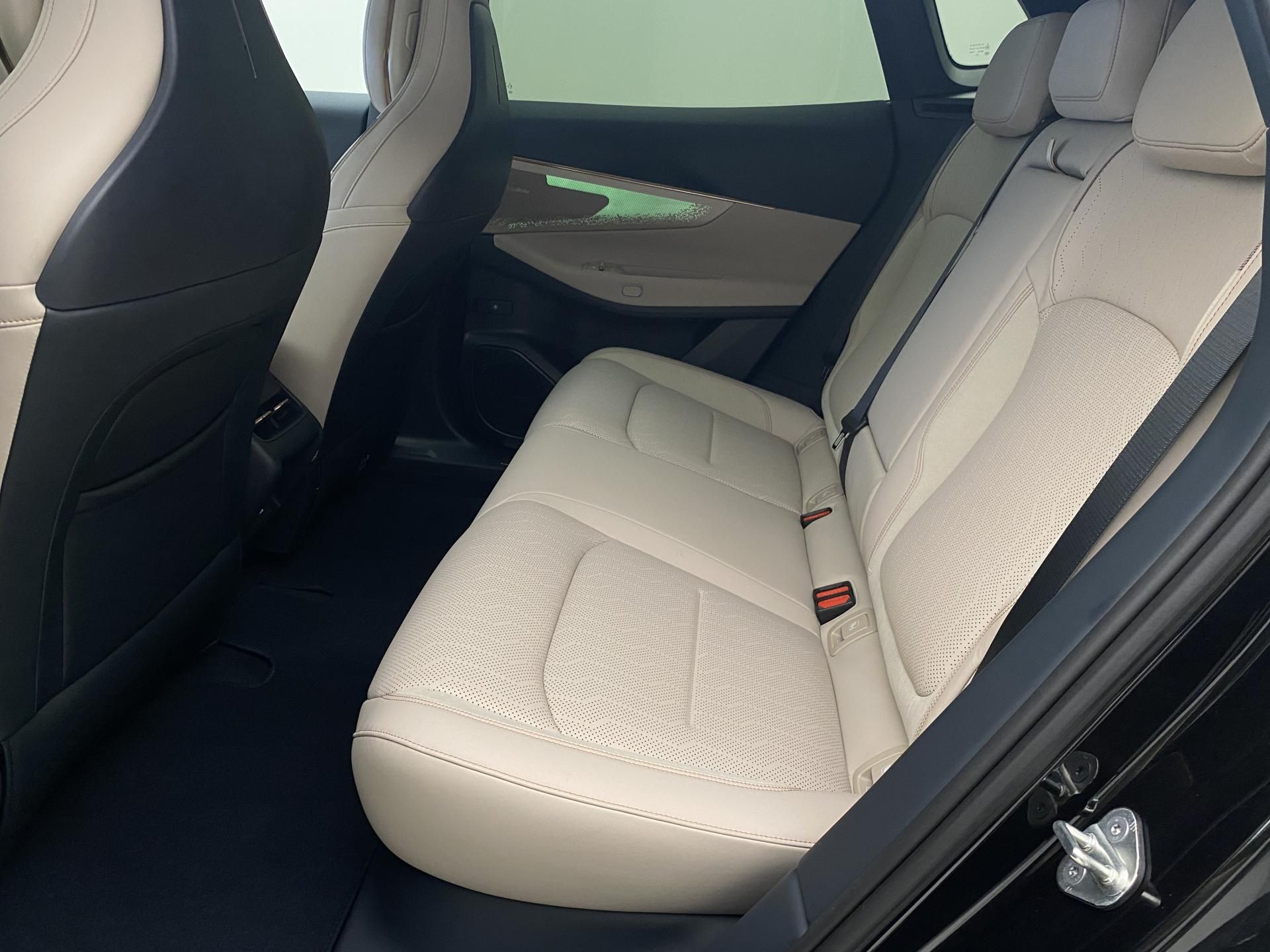 Lynk & Co 08, MORE PHEV - fotka 4