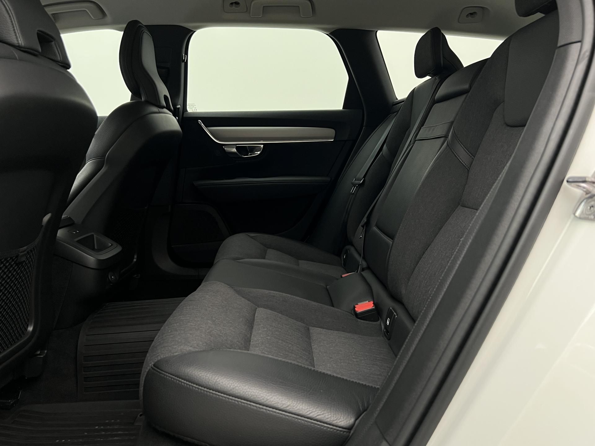 Volvo V90, B4 MOMENTUM AUT - fotka 6