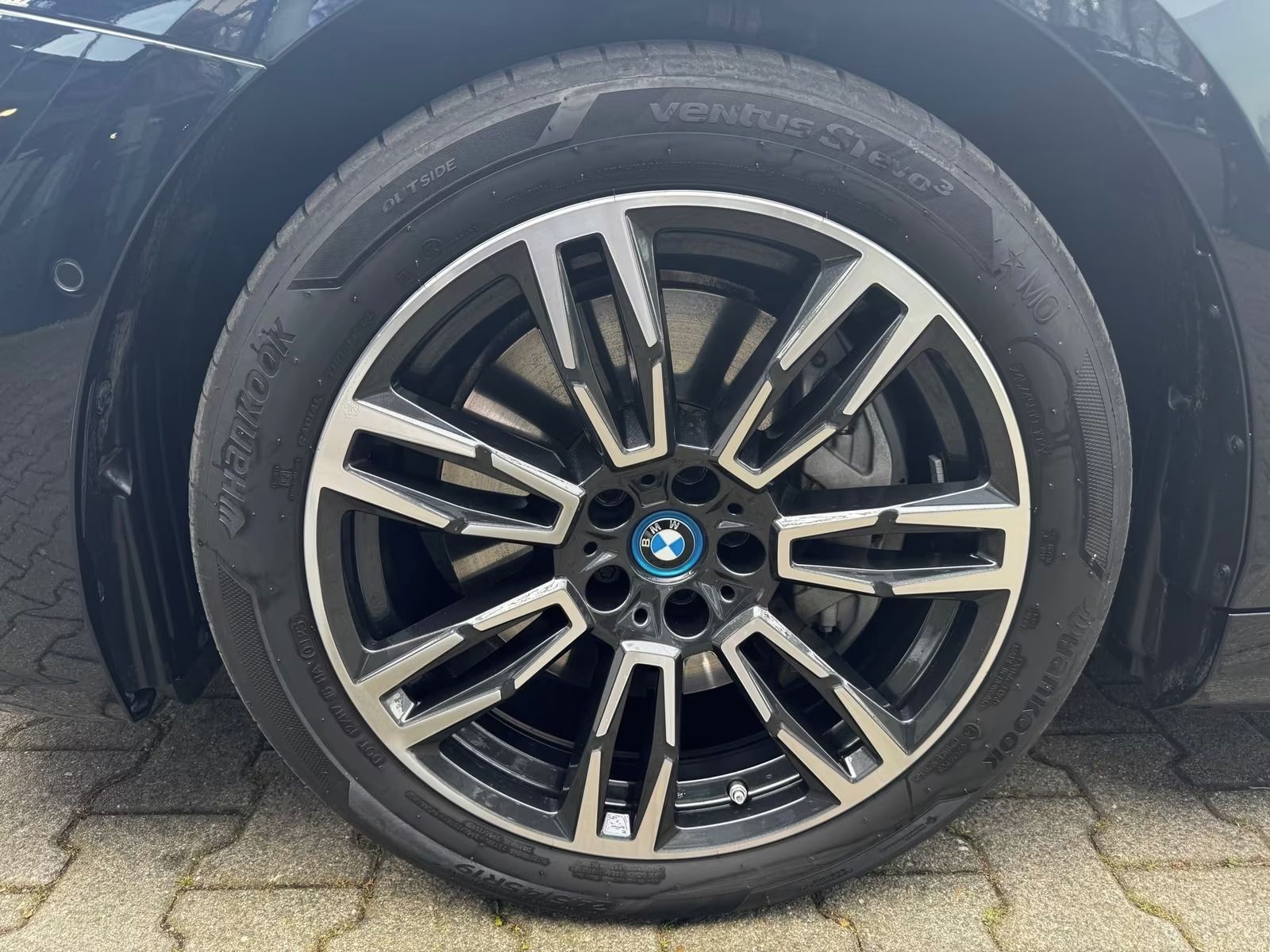 BMW Řada 5, 550e xDrive M Sport - fotka 4