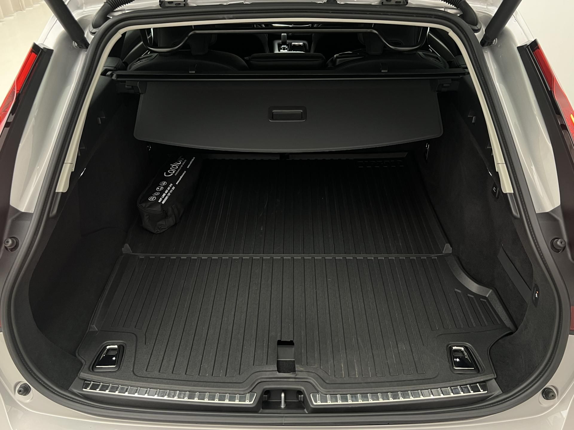 Volvo V90, T6 AWD RECHARGE PLUS DARK AUT - fotka 4
