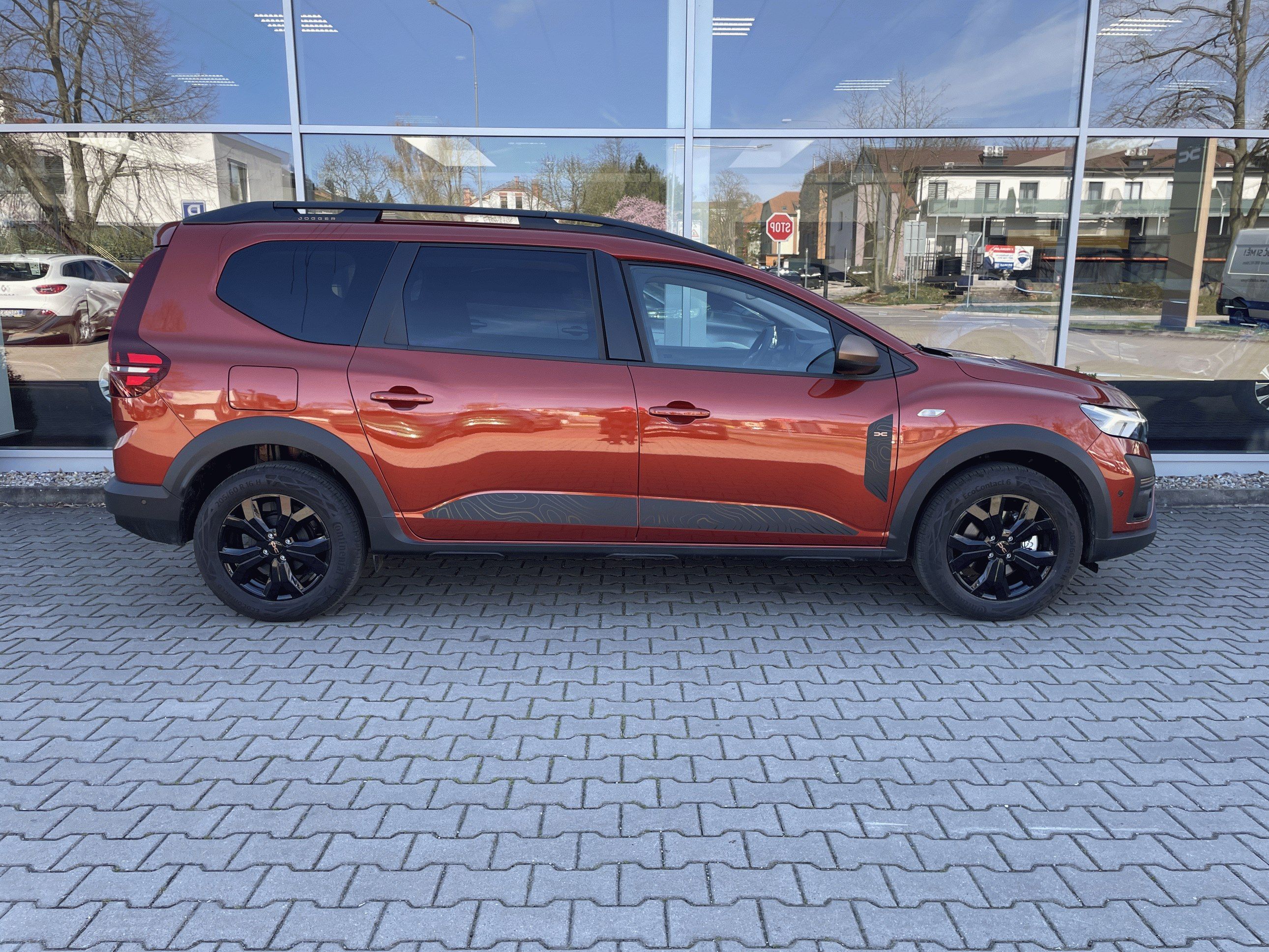 Dacia Jogger, Hybrid 140 Extreme 5 míst - fotka 3