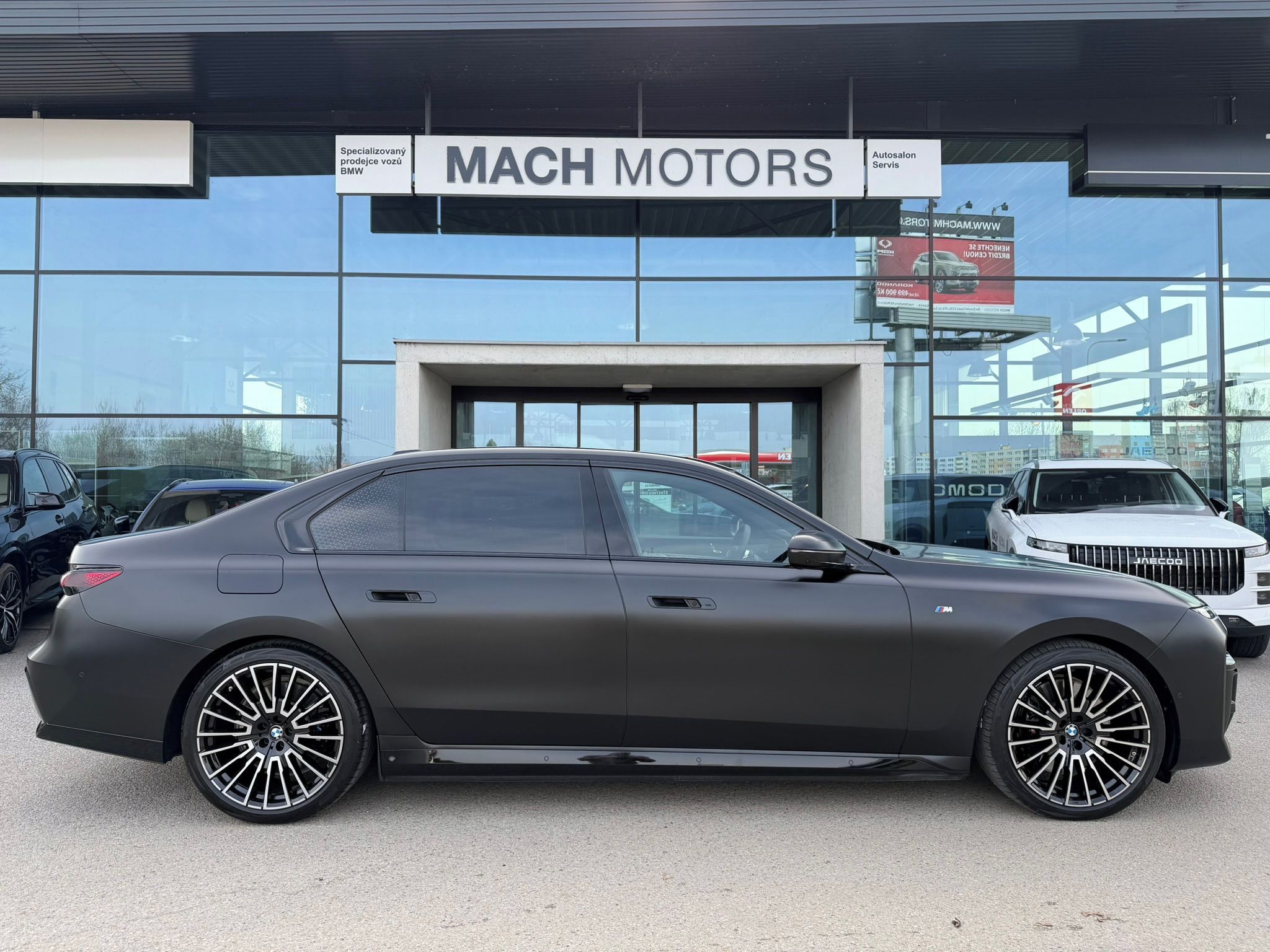 BMW Řada 7, BMW 750e xDrive 07/2025 TV - fotka 4