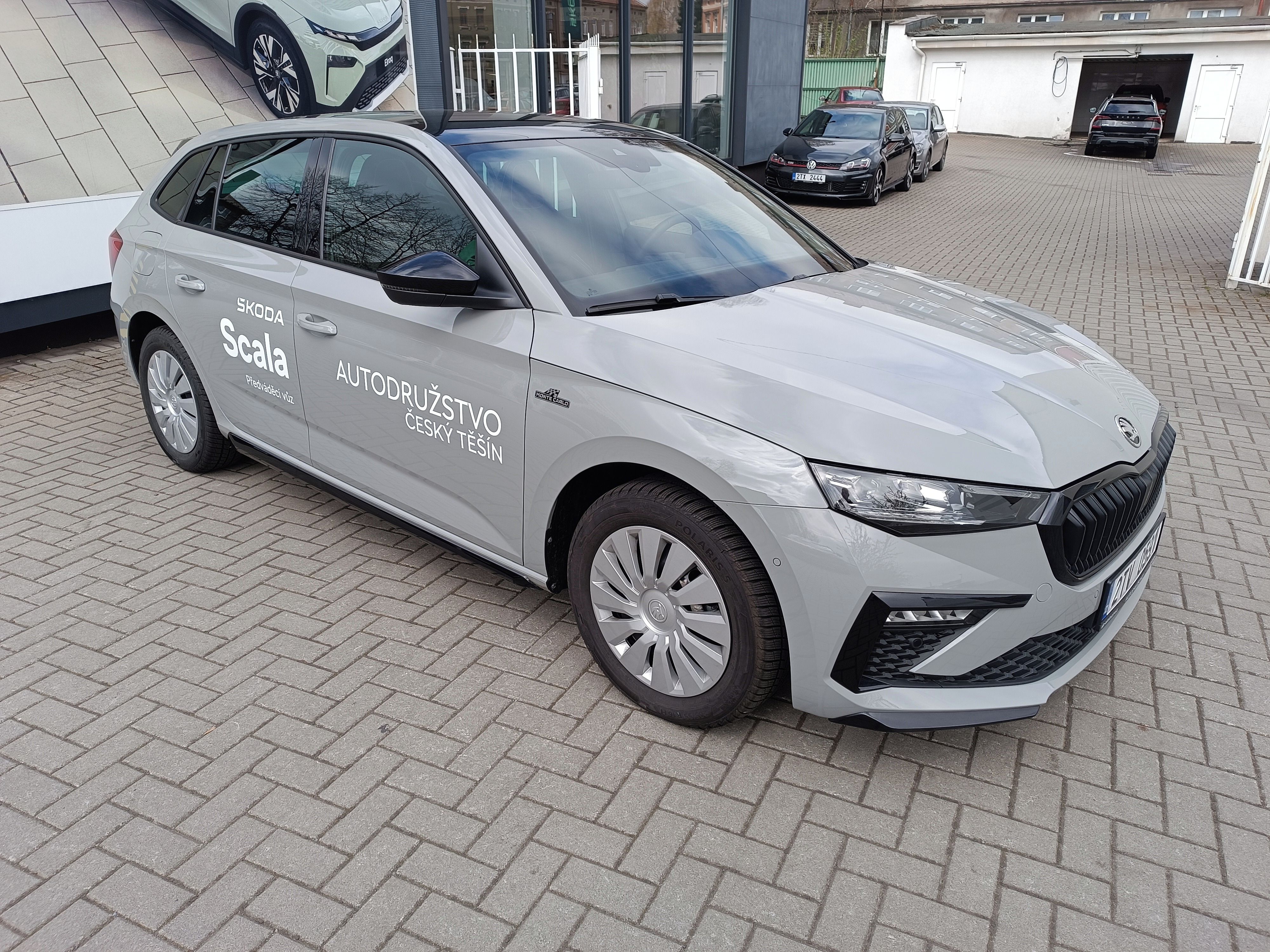 Škoda Scala, MontCarlo 1,5TSI 110kW 6st.man - fotka 2