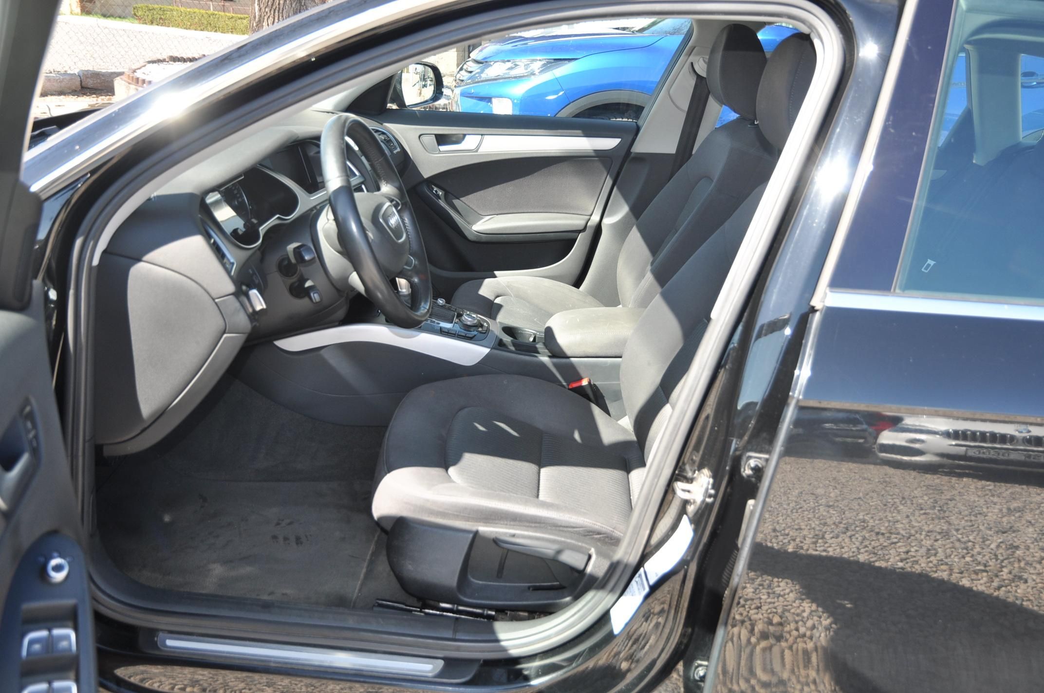 Audi A4, 2.0TDi 110kW KOMBI A/T - fotka 6