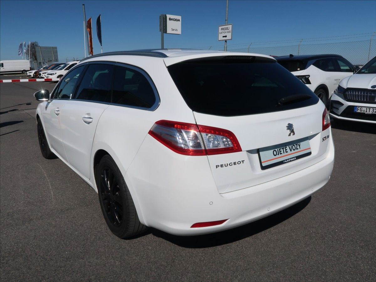 Peugeot 508, 2,0 HDi Allure PANO Head-Up - fotka 6