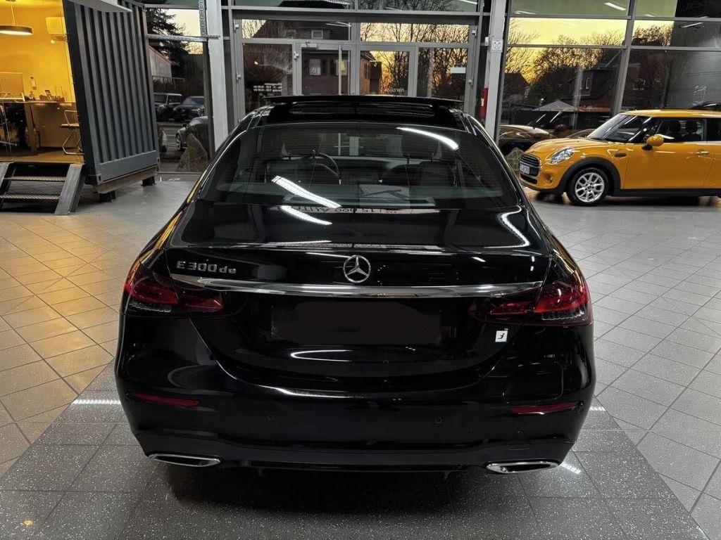 Mercedes-Benz Třídy E, 300 de AMG Line Night*MBUX* - fotka 6