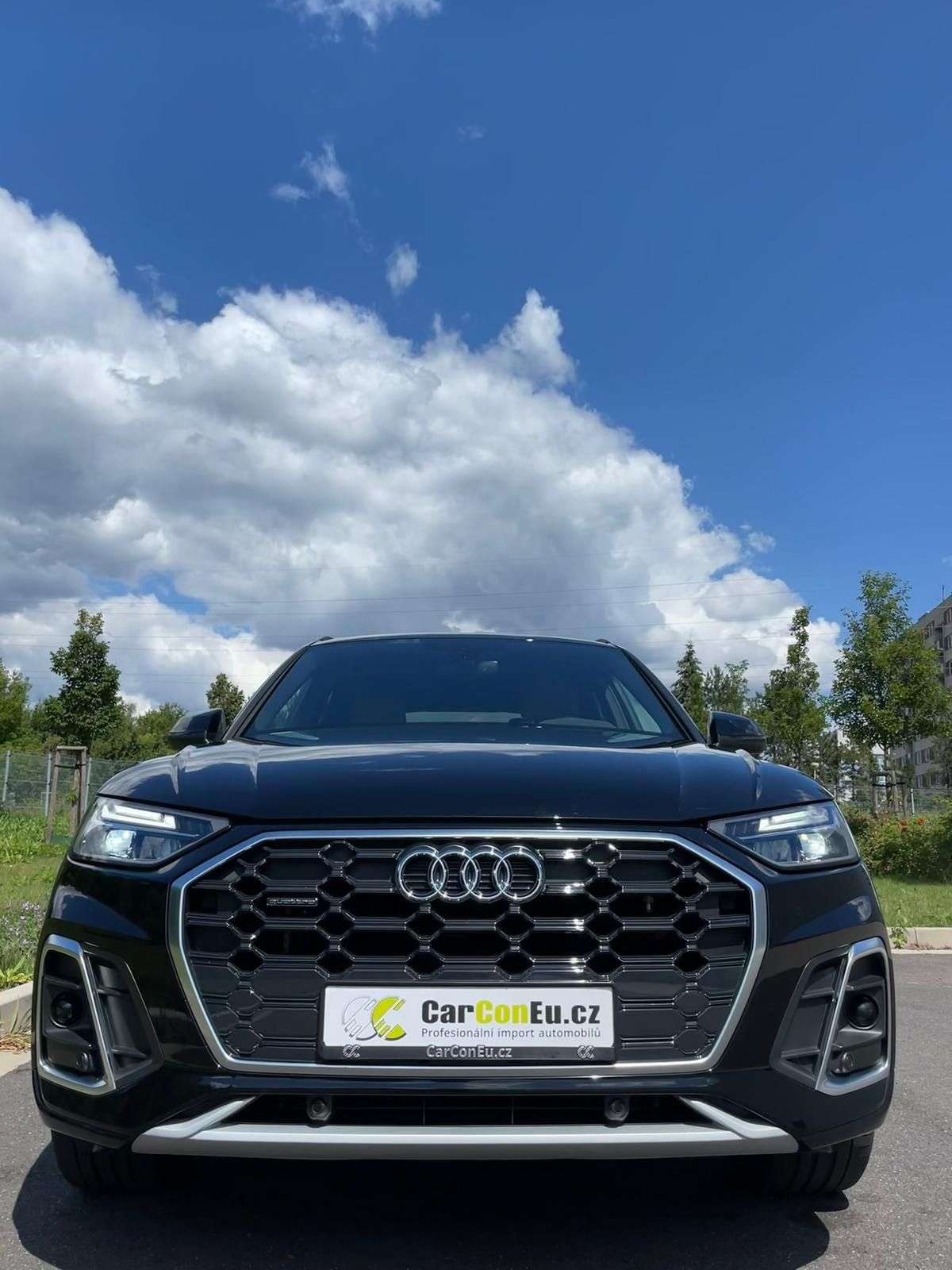 Audi Q5, 40 TDi 150KW S line quattro - fotka 2