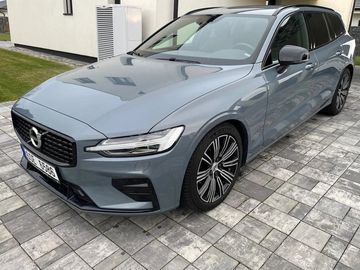 B4 FWD R-Design