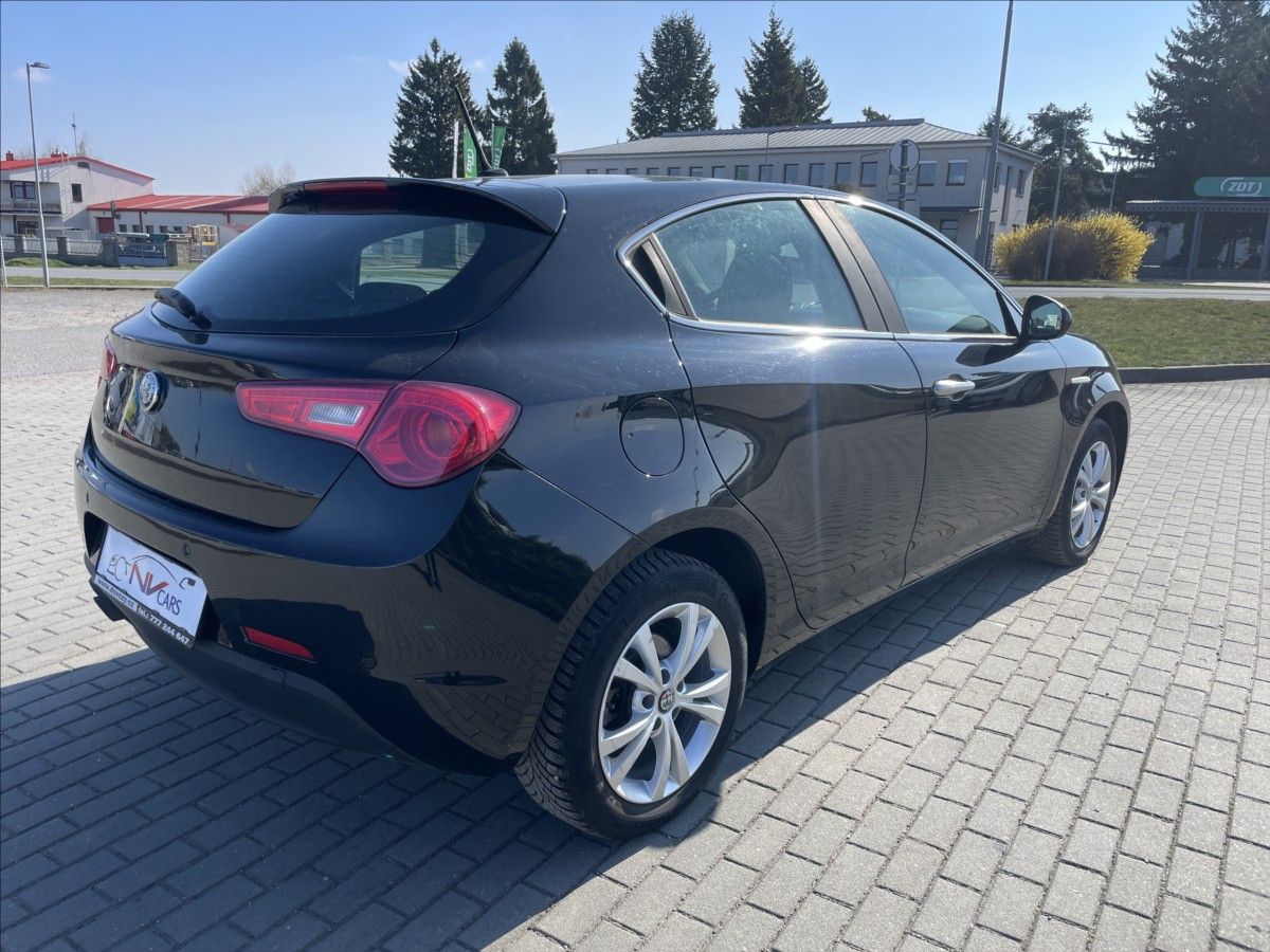 Alfa Romeo Giulietta, 1,4 i 16V TURBO 110KW XENON, o - fotka 4