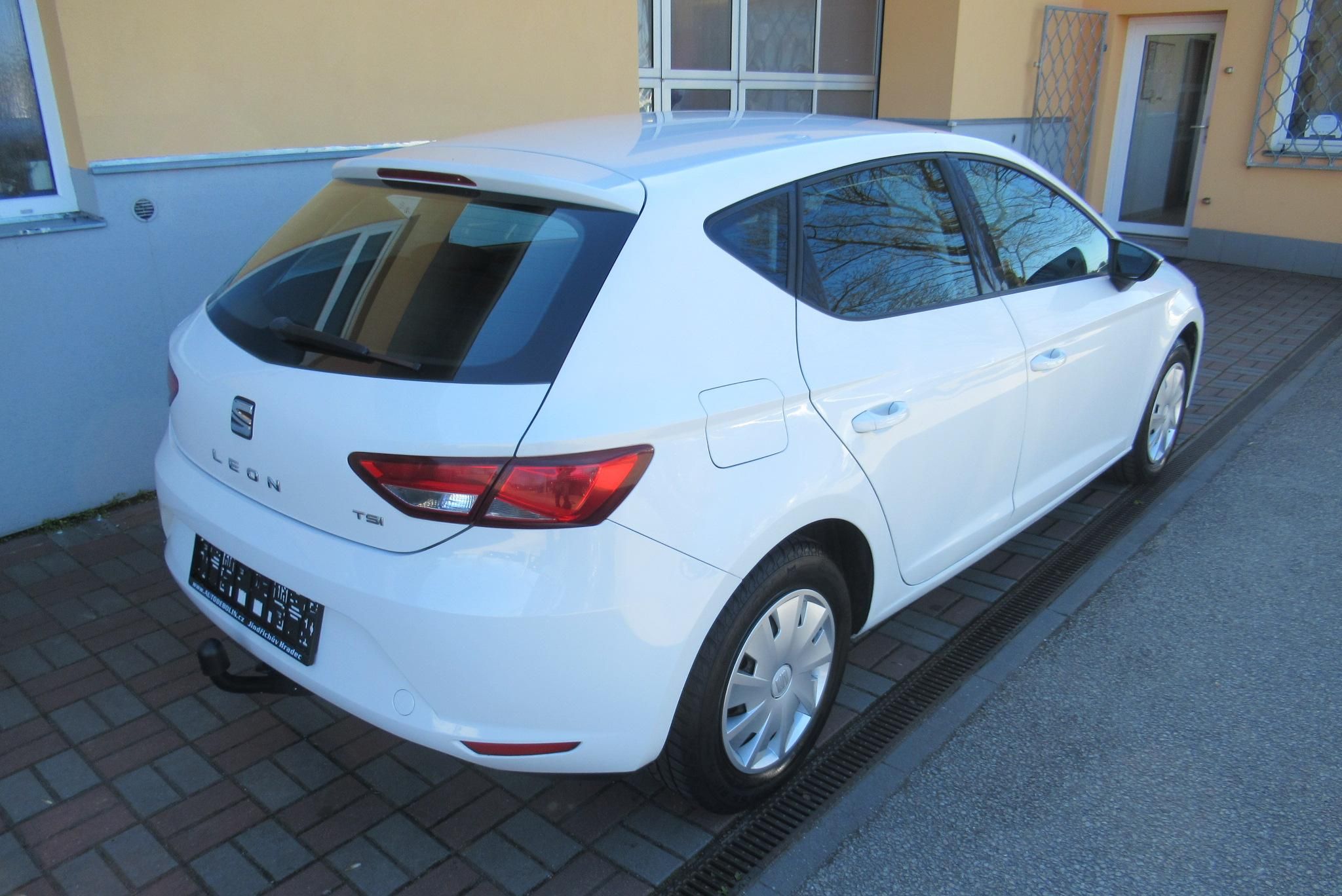 Seat Leon, 1.2 TSi  KLIMA  TAŽNÉ - fotka 2