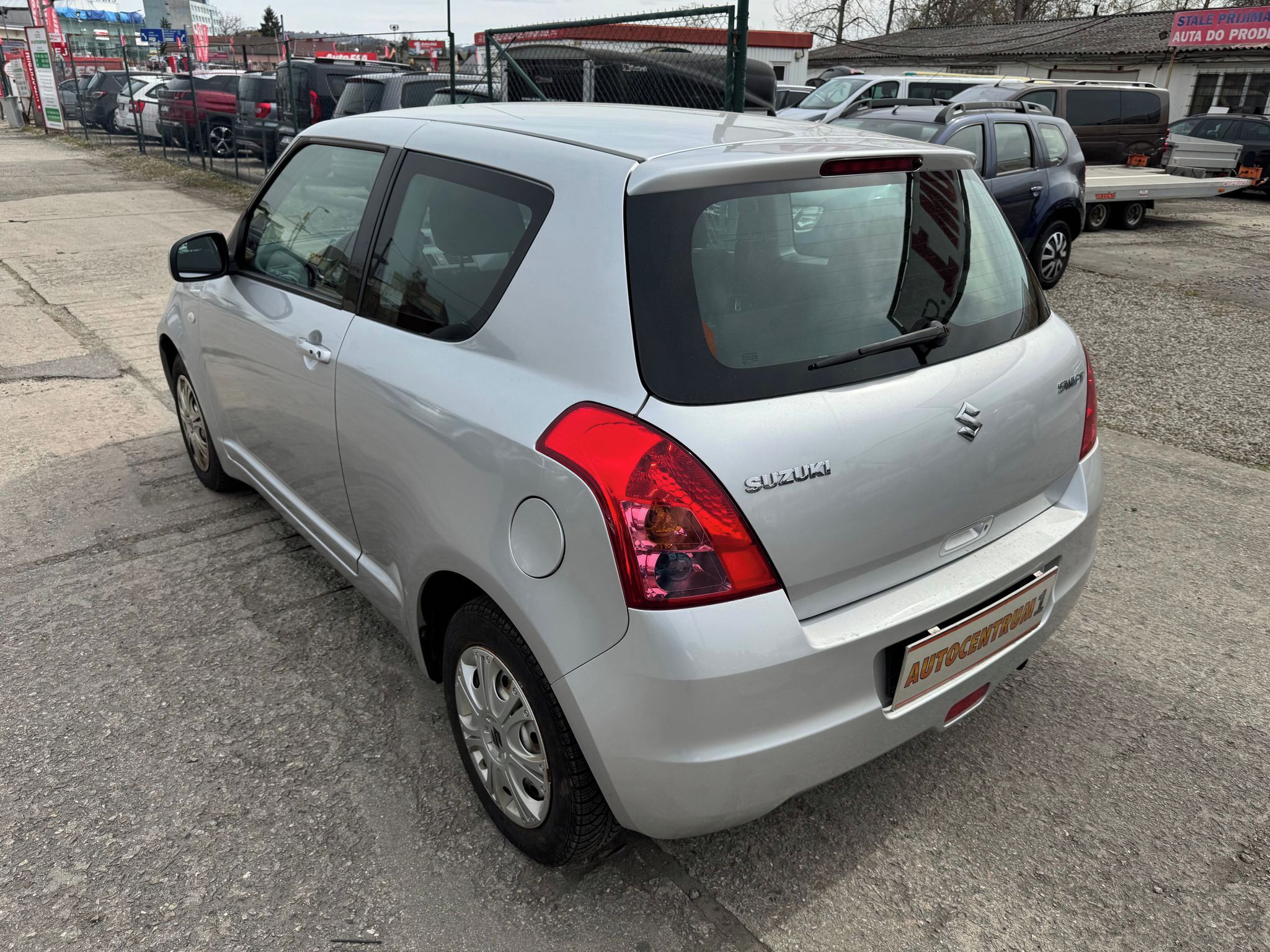 Suzuki Swift, 1.4i 68kW 3Dvř. - fotka 5