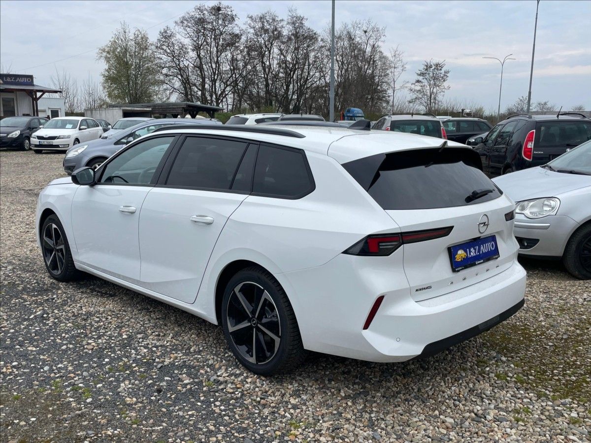 Opel Astra, 1,2 T - fotka 4