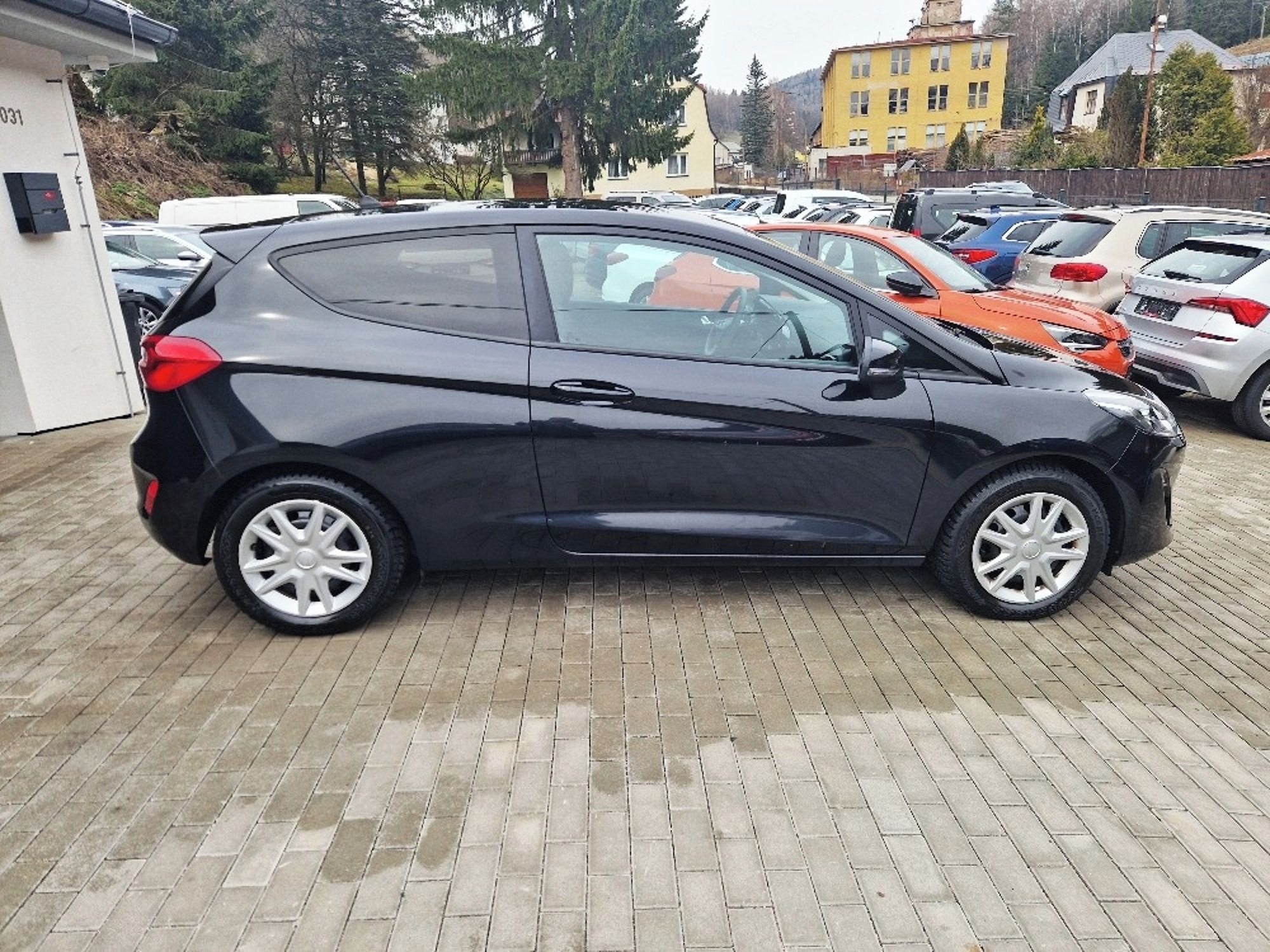 Ford Fiesta, 1.1i (63 kW), vyhř. př. okno - fotka 6