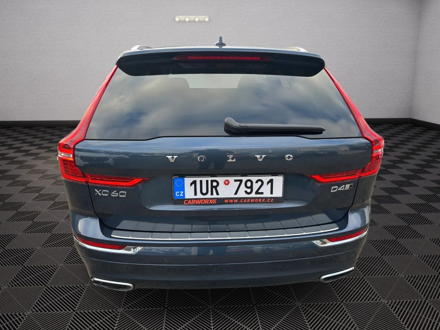 Volvo XC60, D4 140Kw AWD - fotka 6