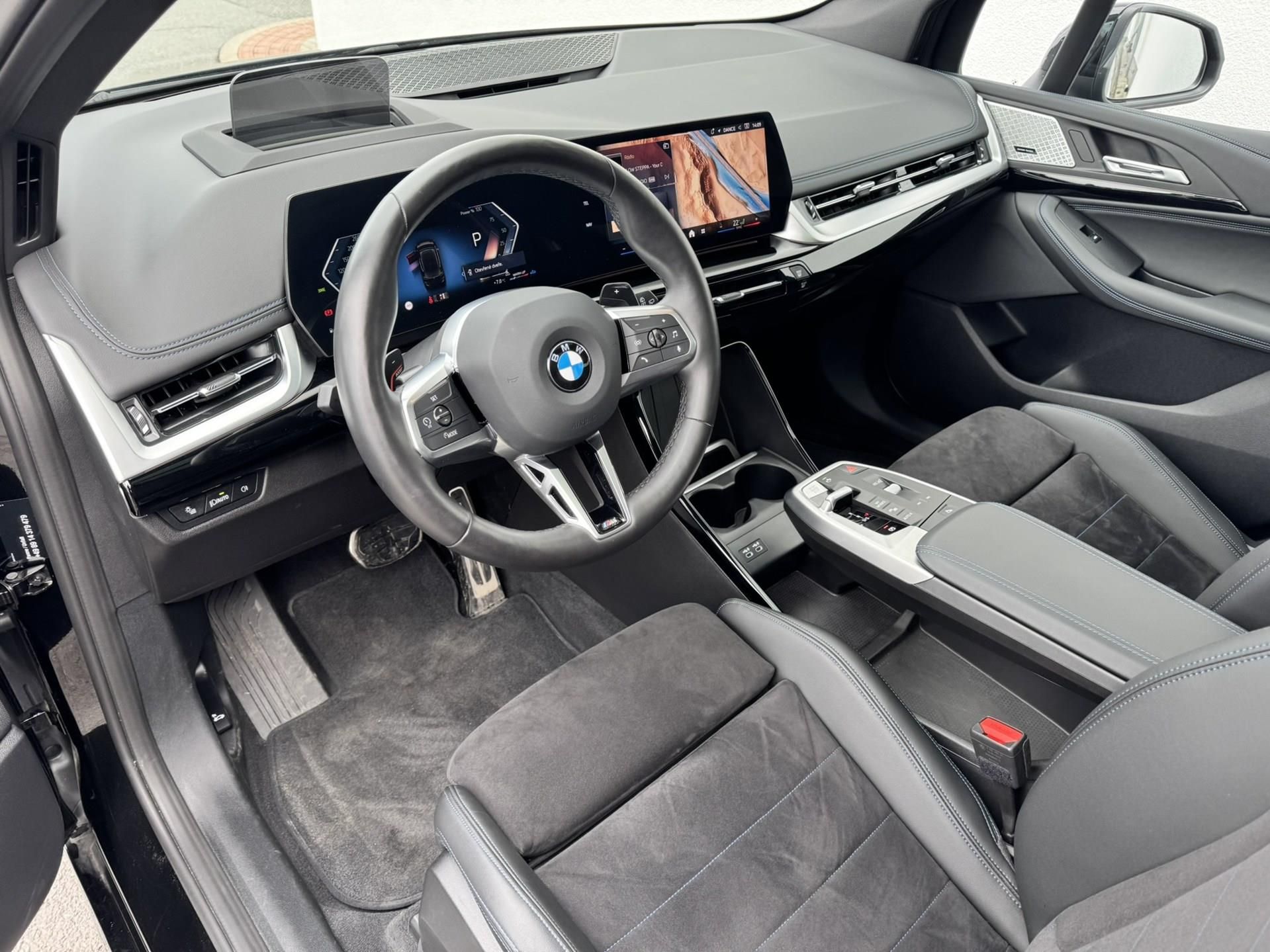 BMW Řada 2, 220i ActiveTourer Tažné Harman - fotka 5