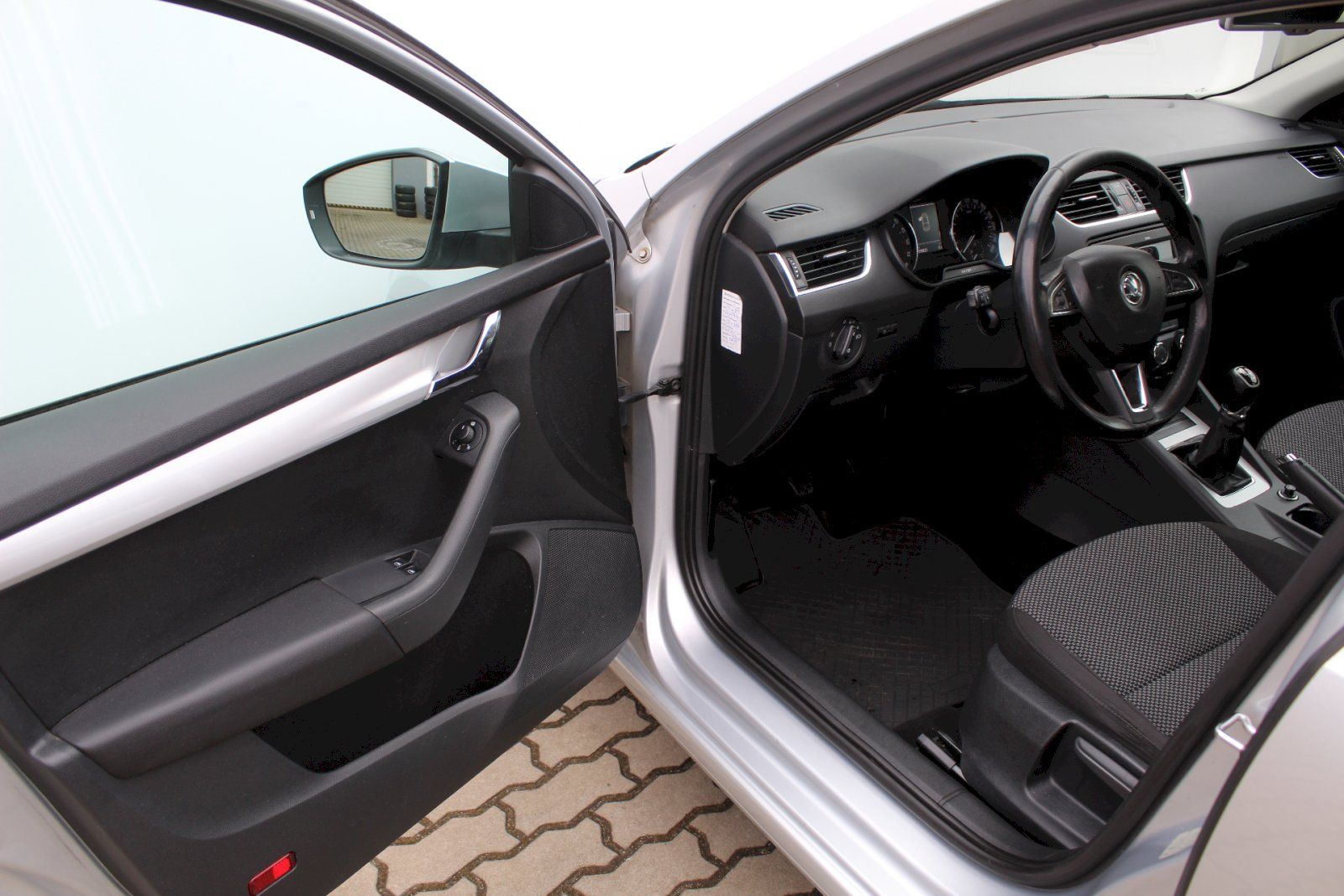 Škoda Octavia, Ambition PLUS 1.6 TDI 77kW - fotka 6