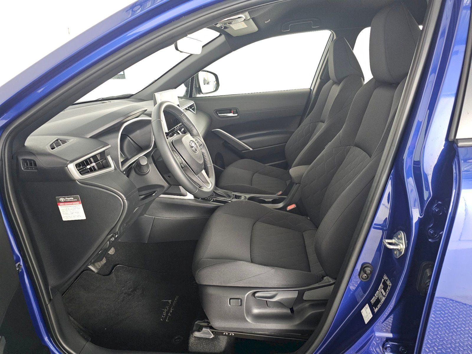 Toyota Corolla Cross, 1.8HEV 140k STYLE TECH - fotka 6