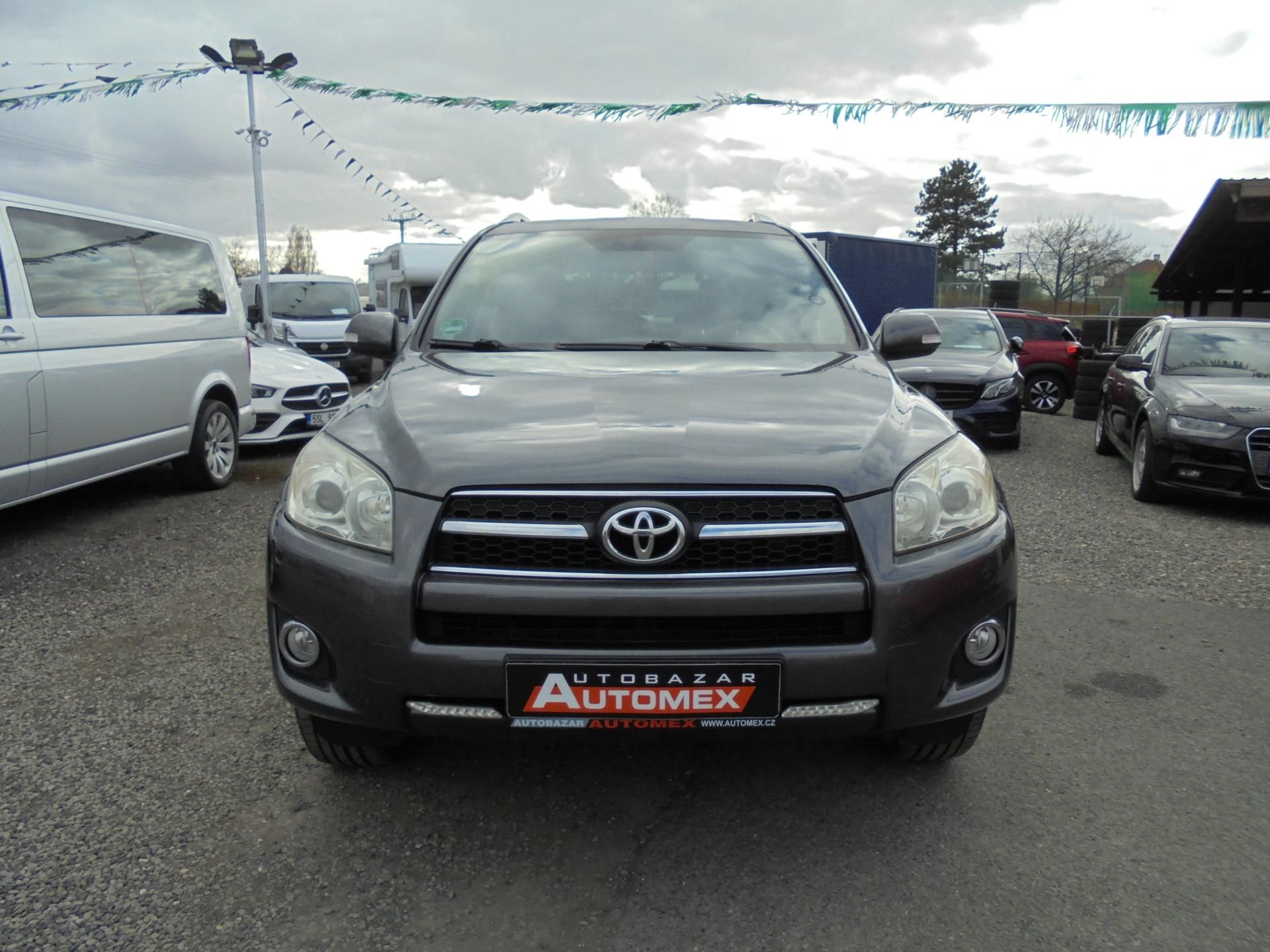 Toyota Rav4, 2.2 D-4D- 4x4- DIGIKLIMA- KŮŽE - fotka 2