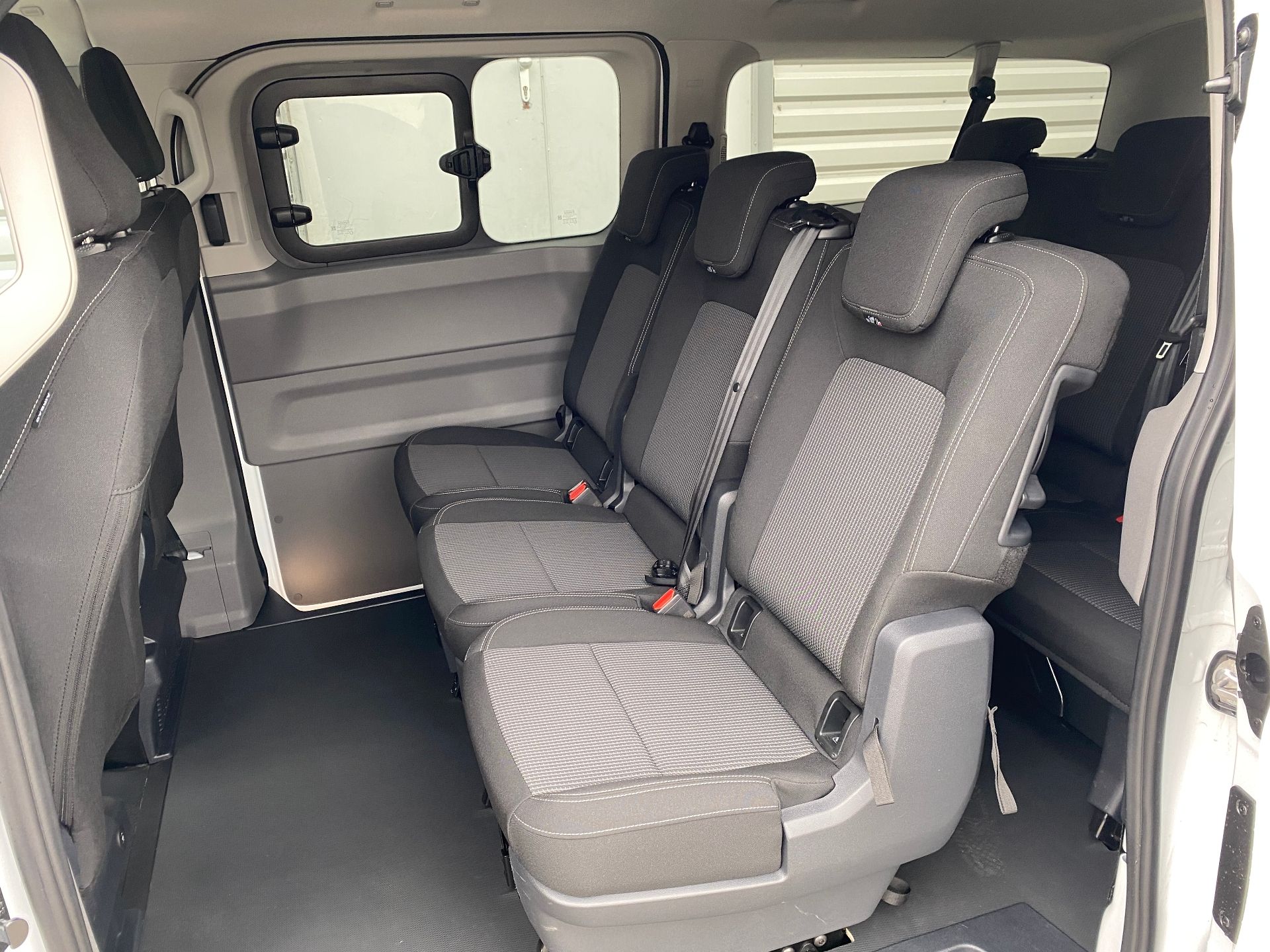 Volkswagen Transporter, 2.0 TDI 4x4 8 Míst Long - fotka 6