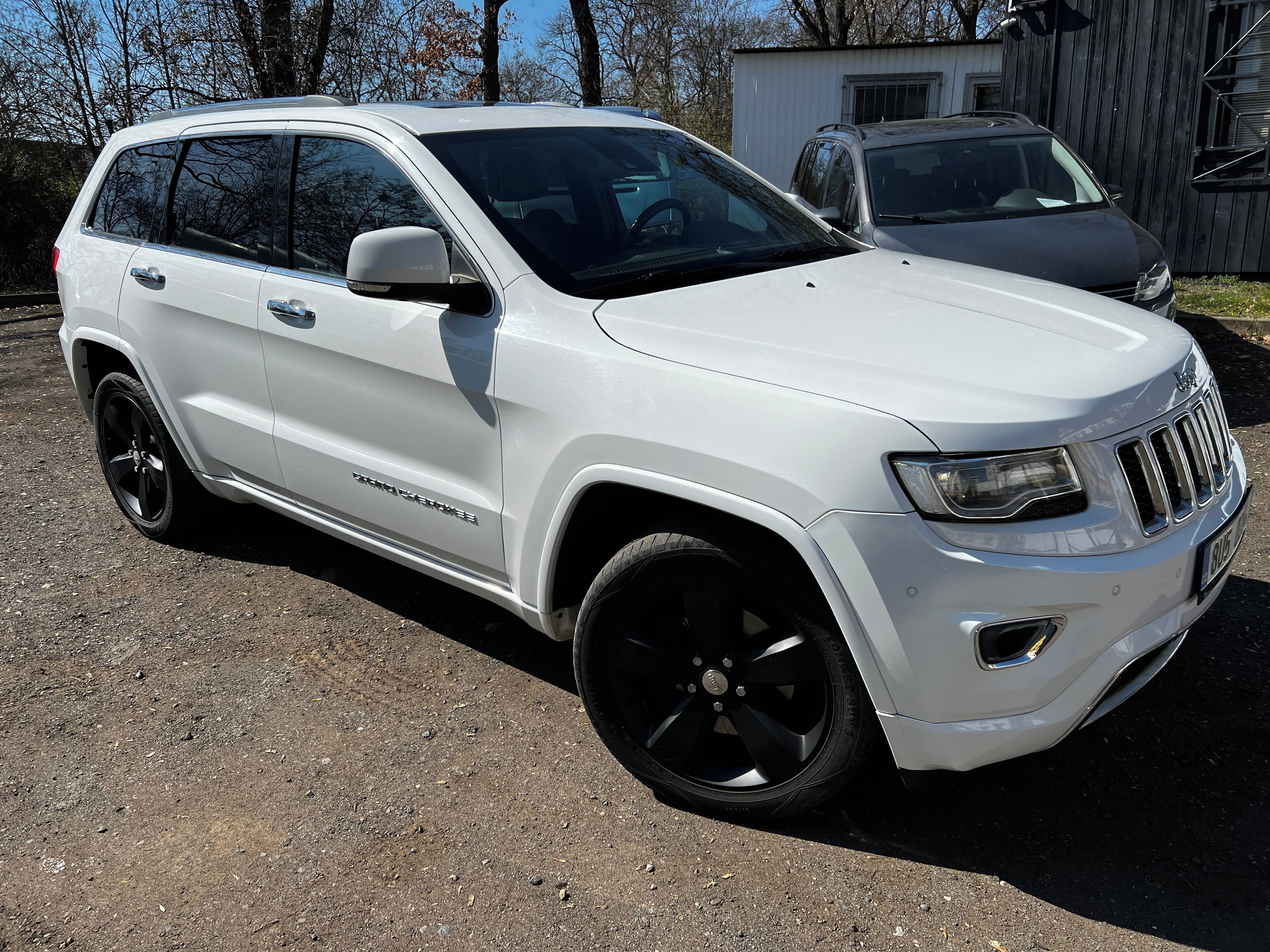 Jeep Grand Cherokee, Overland 3,0 CRDi 184 Kw - fotka 2