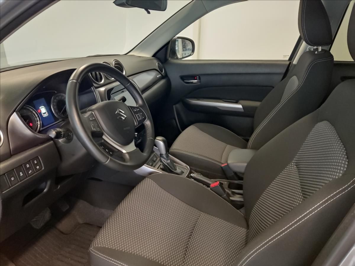Suzuki Vitara, 1,4   T 4x4 AT Premium + zimní - fotka 6
