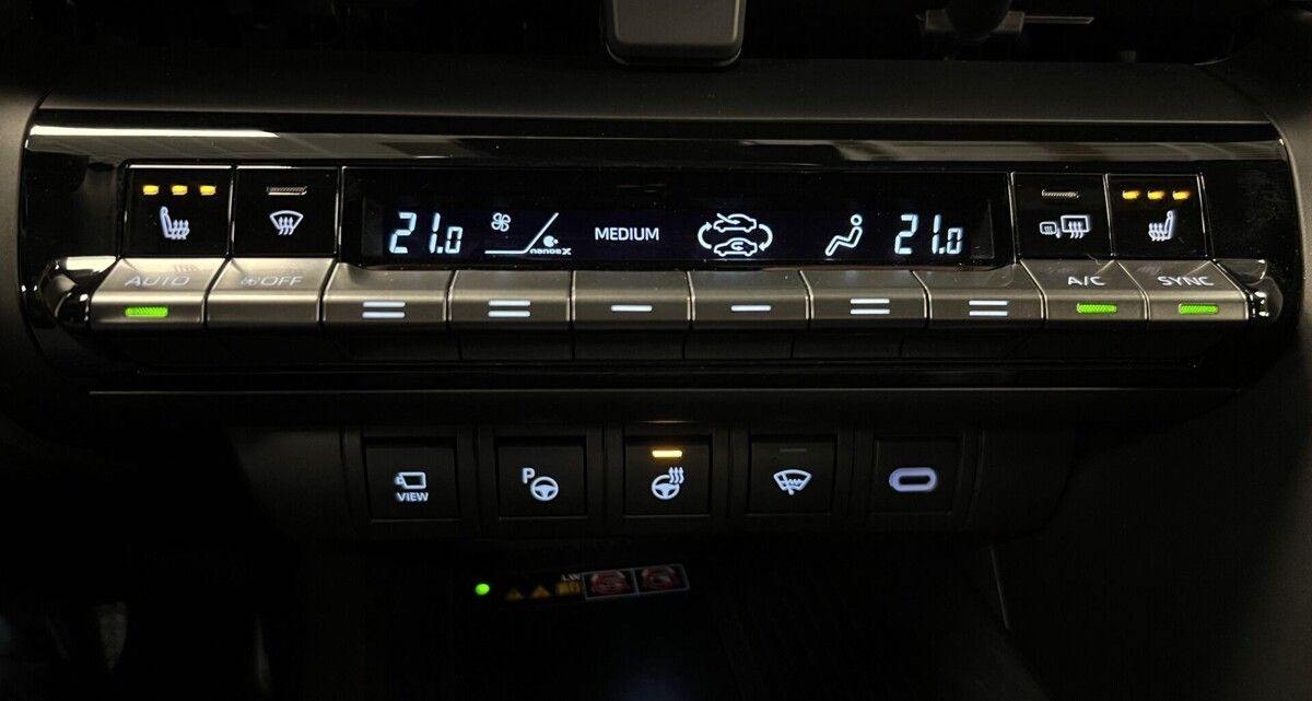 Toyota C-HR, 4x4  Executive Premiere Editio - fotka 5