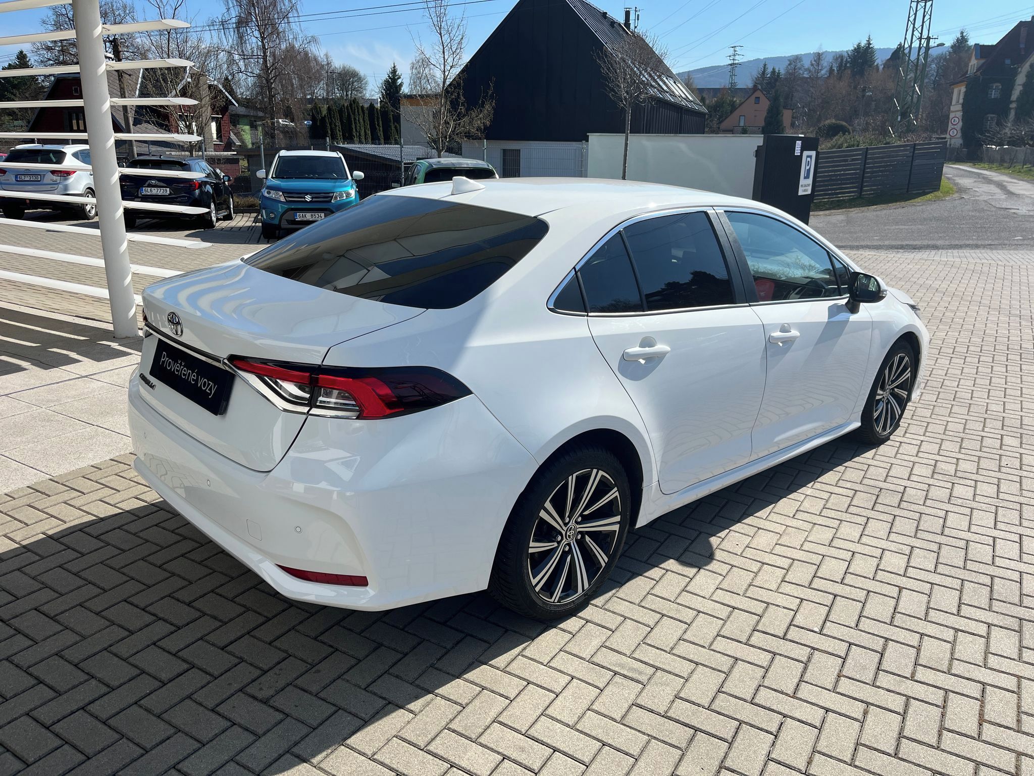 Toyota Corolla, 1,5 VVT-i Style Tech Automat - fotka 6