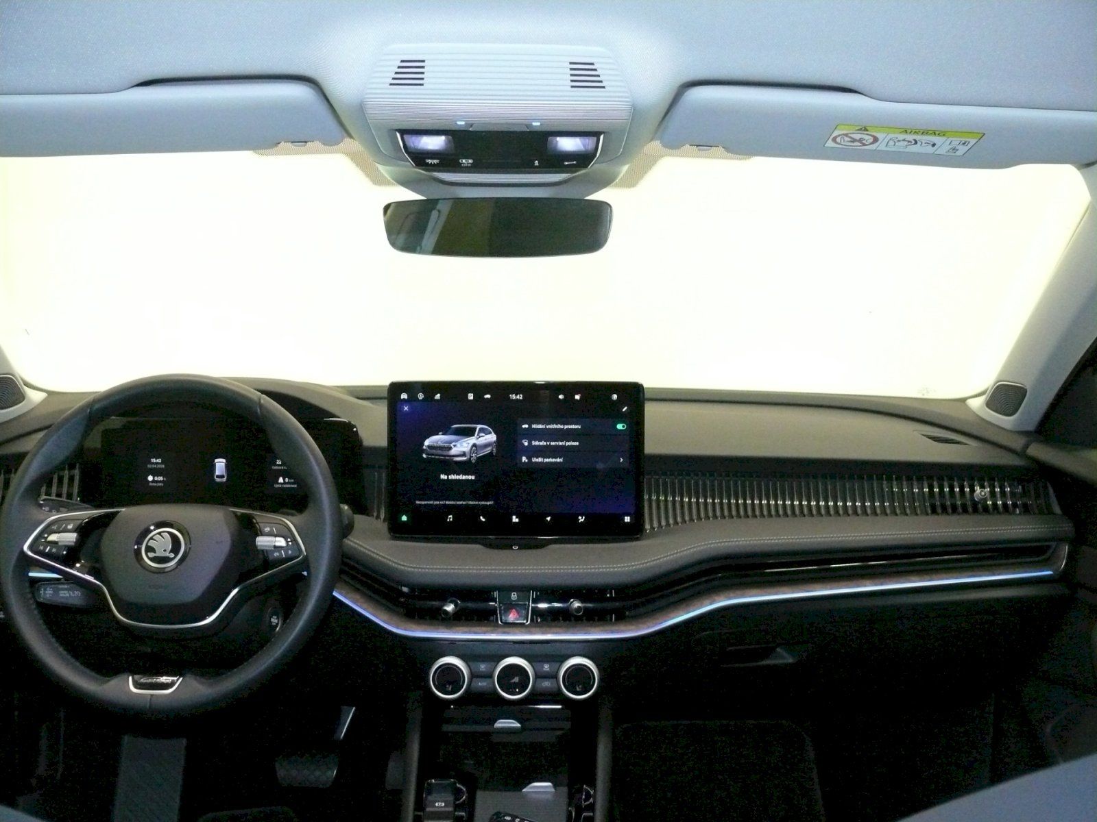 Škoda Superb, Combi L&K 2,0 TDI 110 kW 7-stu - fotka 5