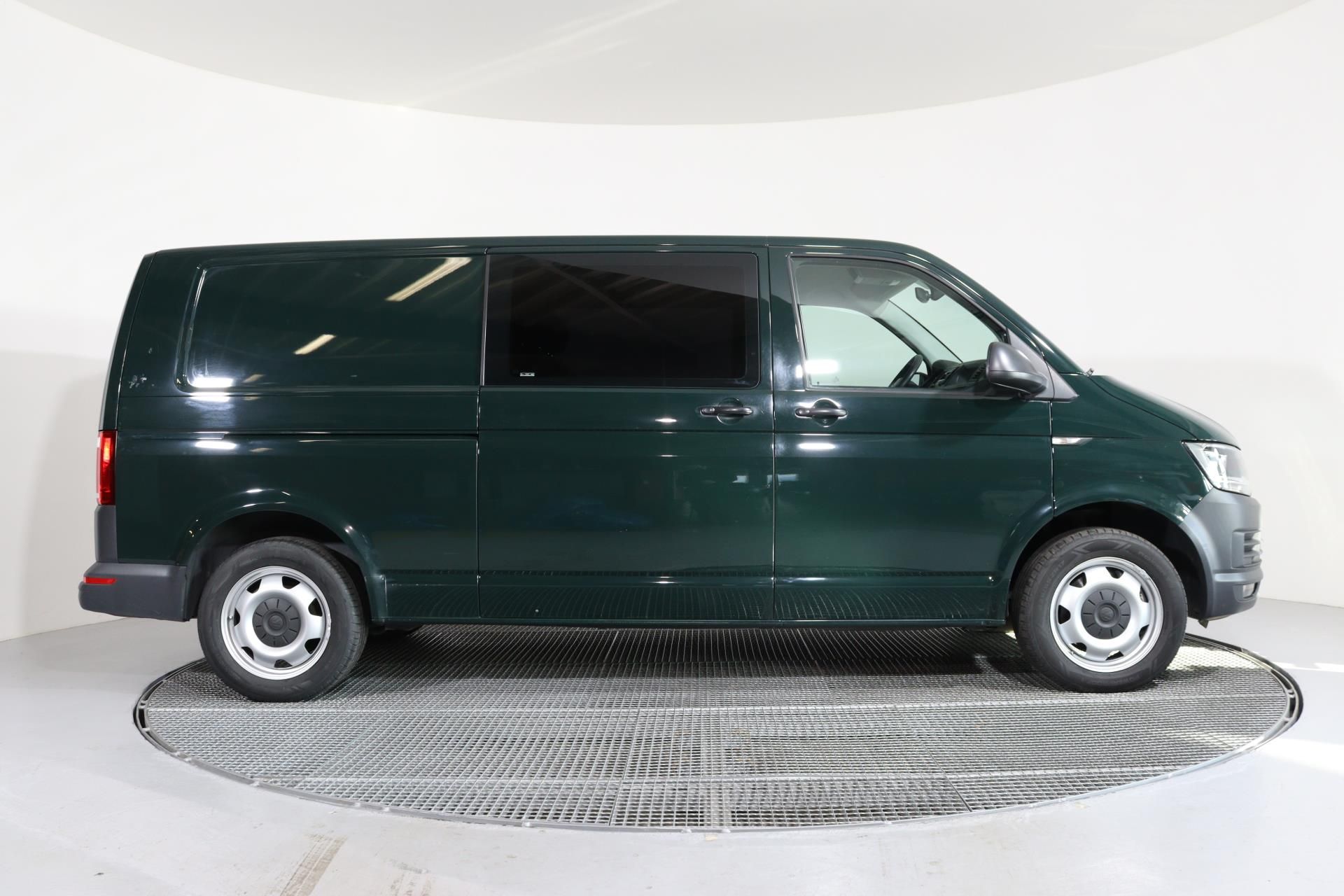 Volkswagen Transporter, KOMBI 2,0 TDI DSG 146kW/7 MÍST - fotka 3